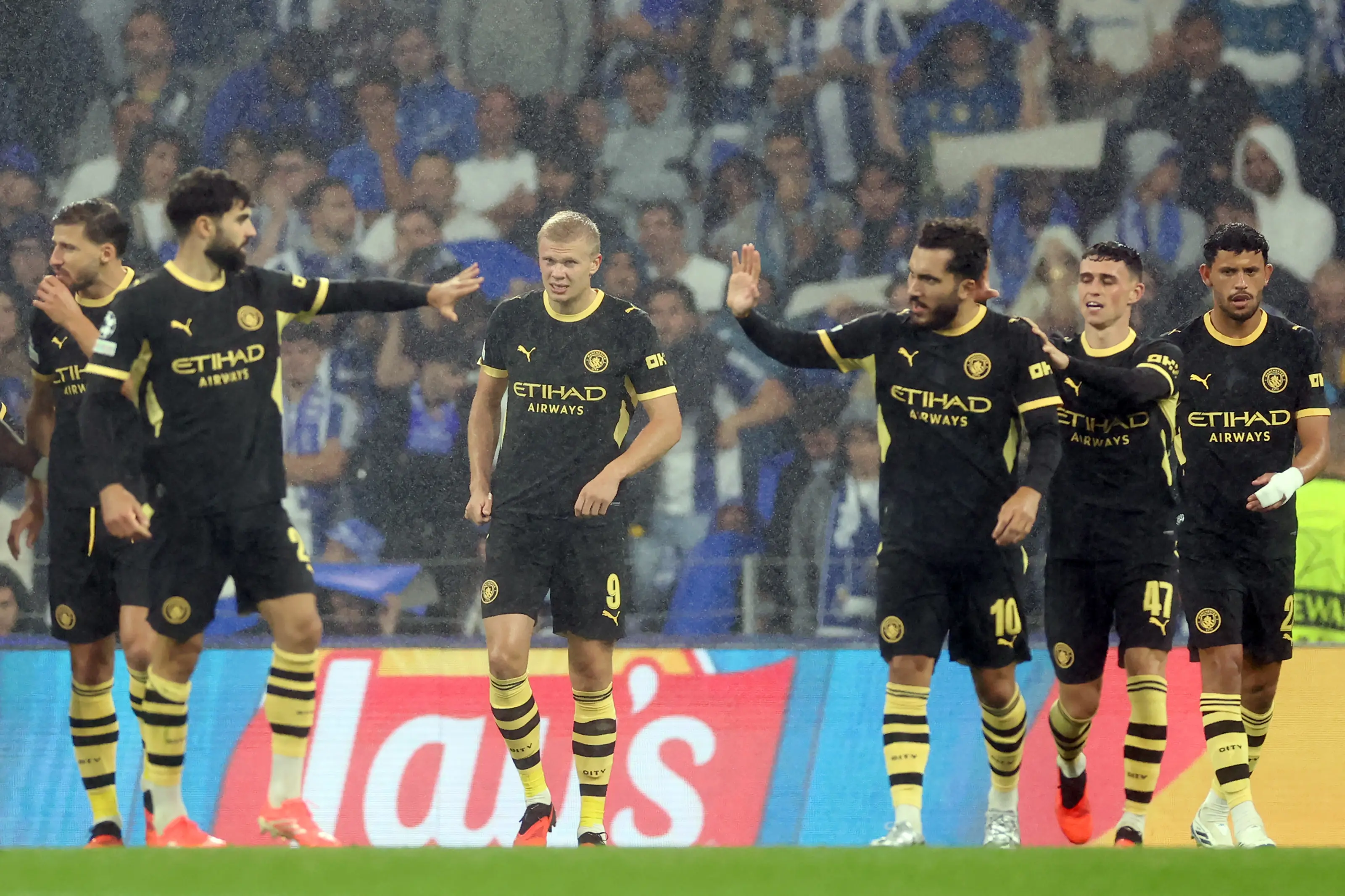 Haaland decide, e Manchester City vence Porto na estreia da Champions