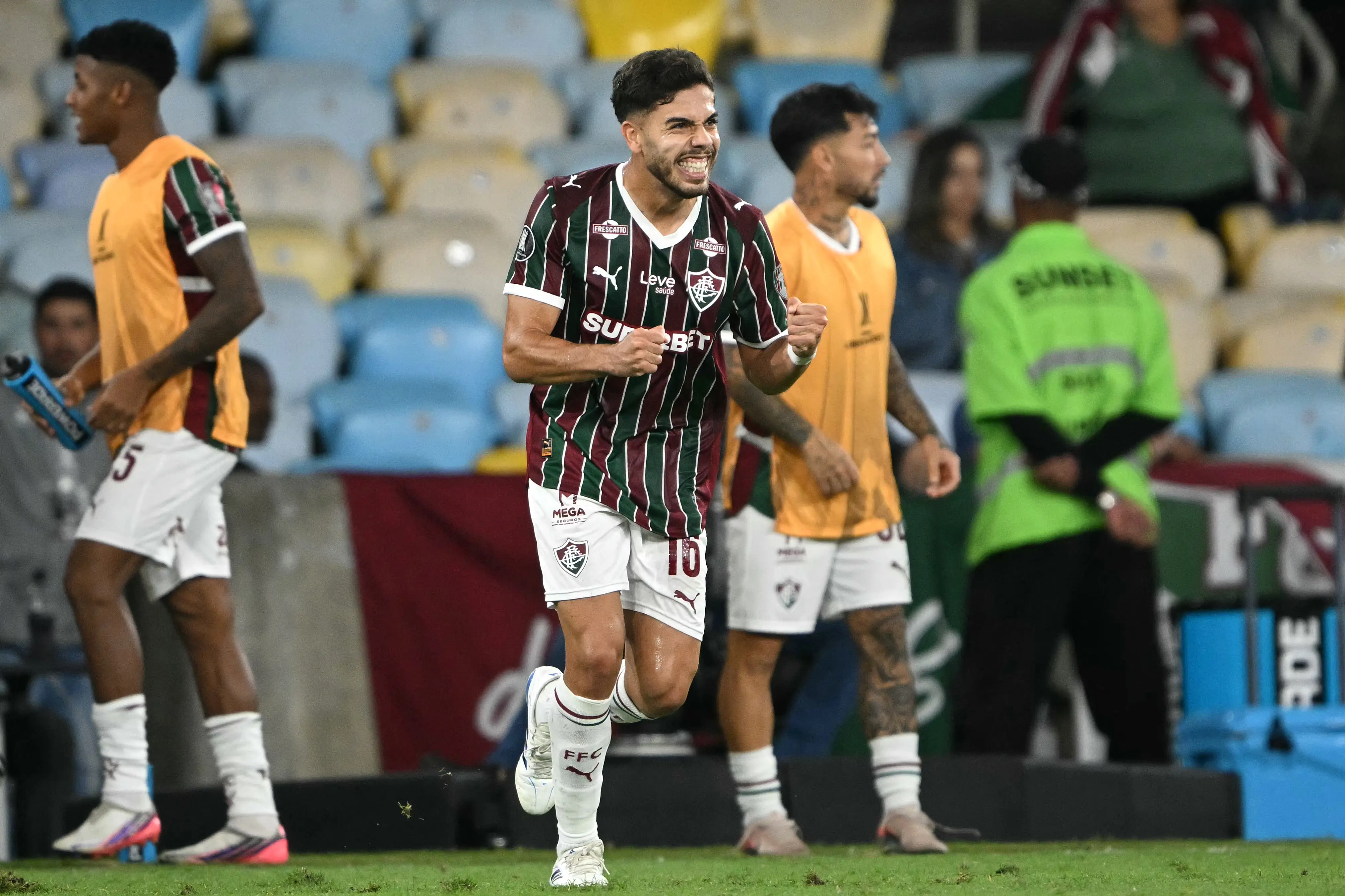 Nonato aproveita contra-ataque e abre o placar para o Fluminense no Maracanã; confira o lance