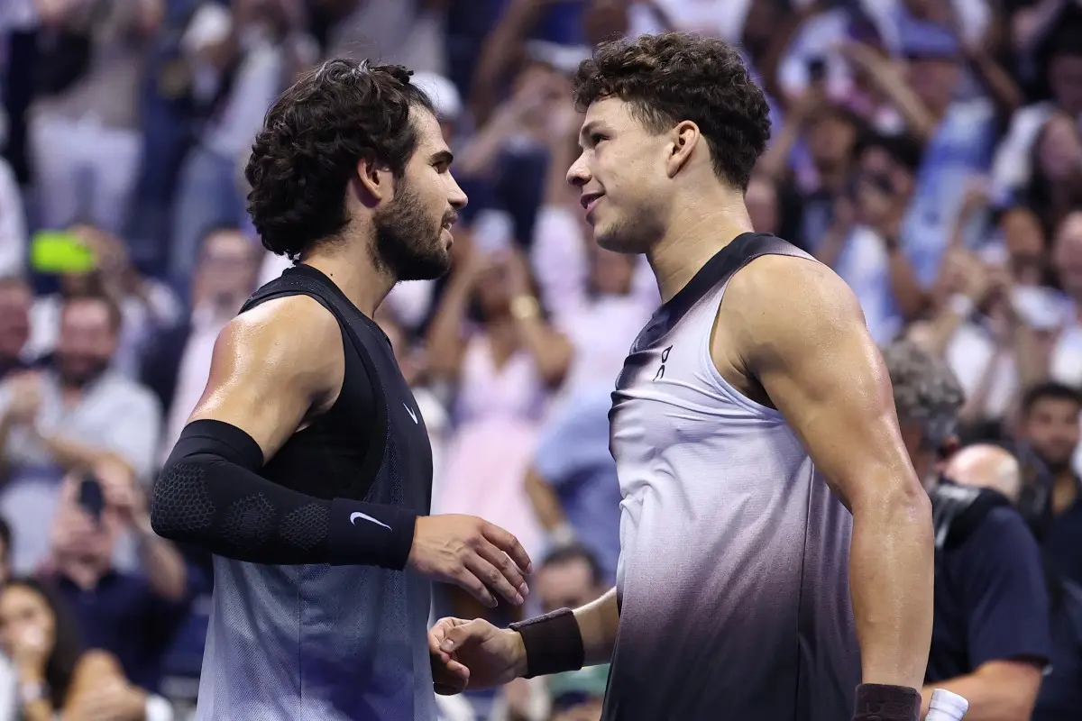 Shelton derrota Alcaraz em batalha de 5 sets nas quartas de final do US Open