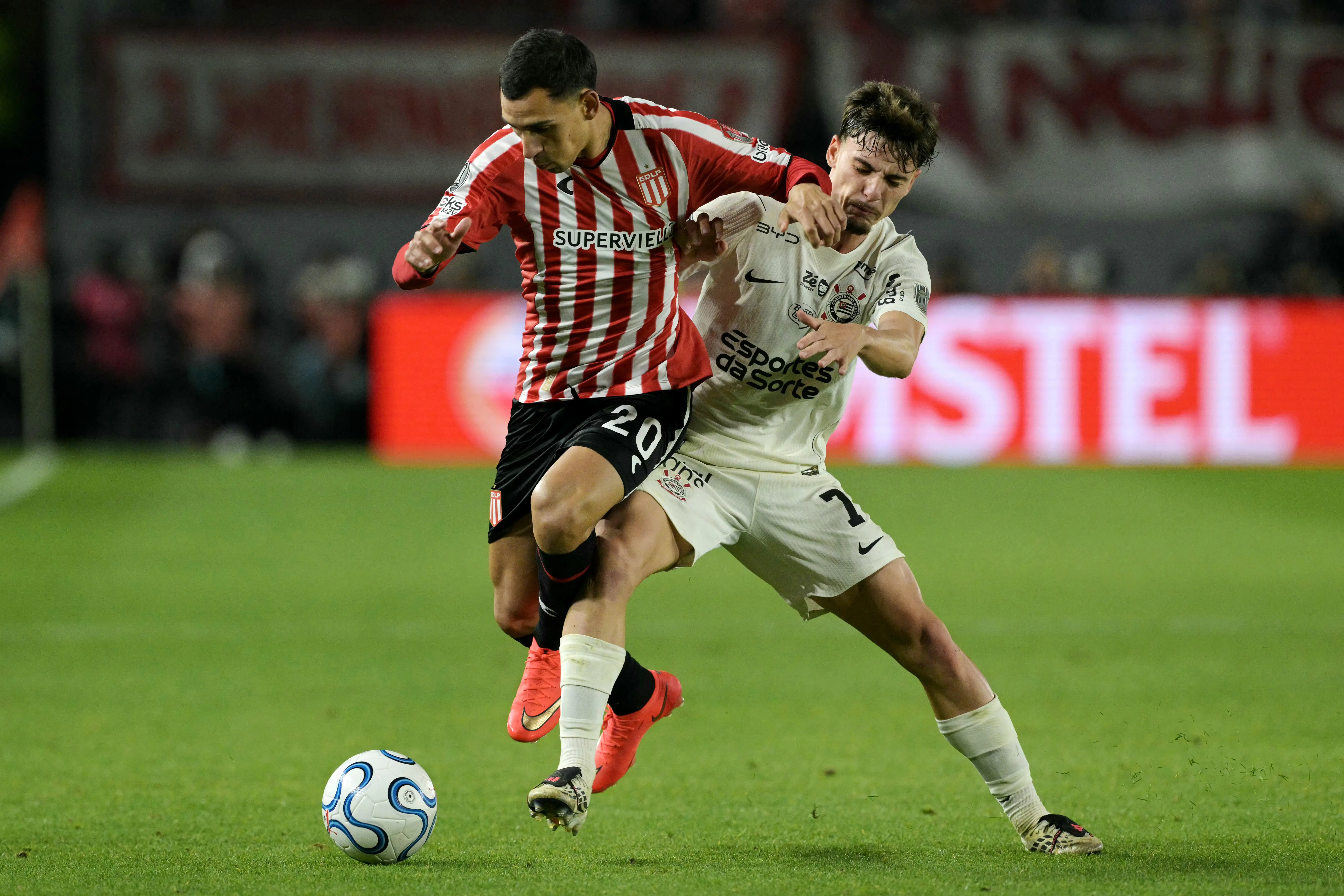 Melhores momentos: Estudiantes de La Plata 1 x 1 Corinthians pela Libertadores