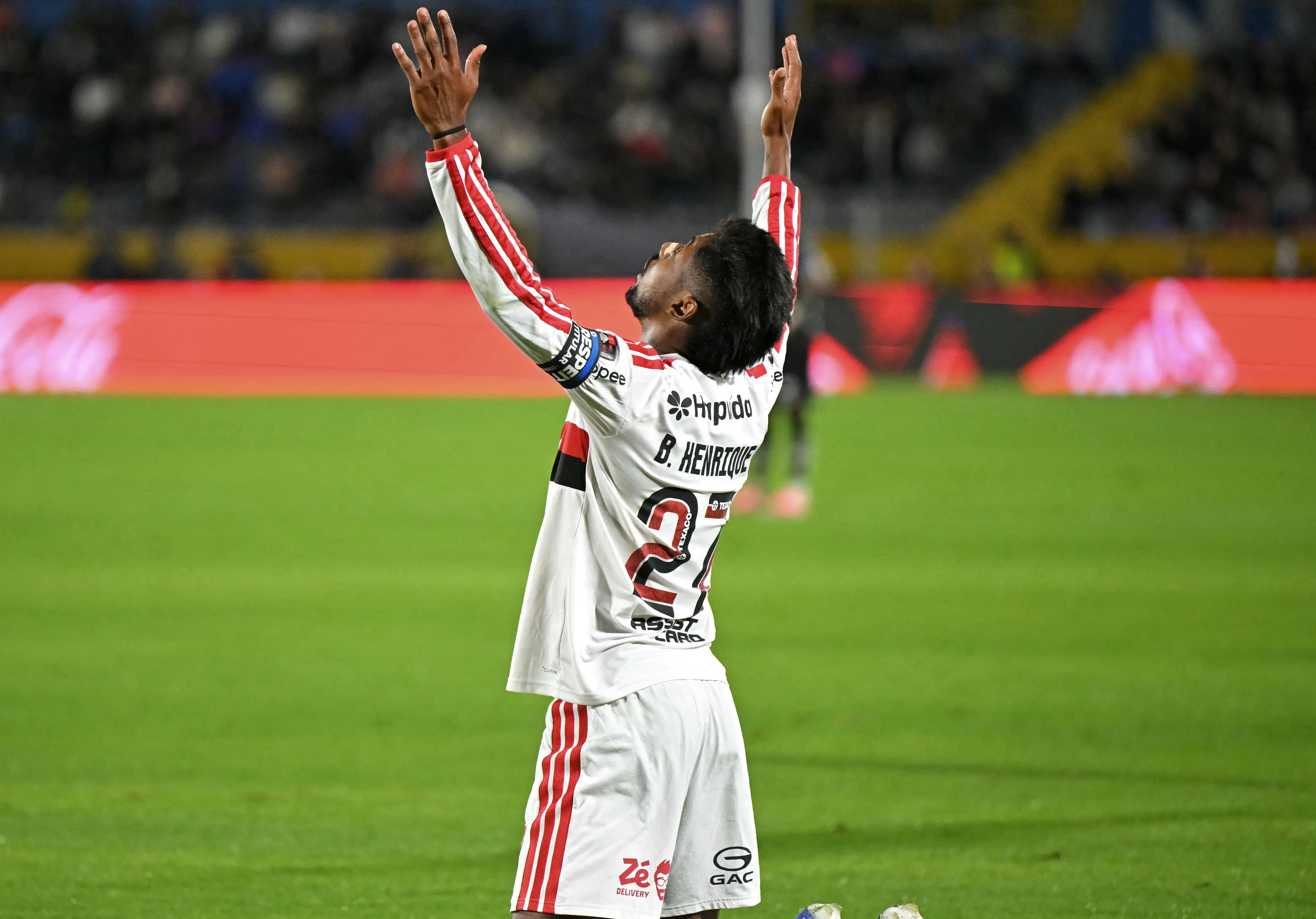Bruno Henrique celebra gol e exalta atuação do Flamengo na altitude