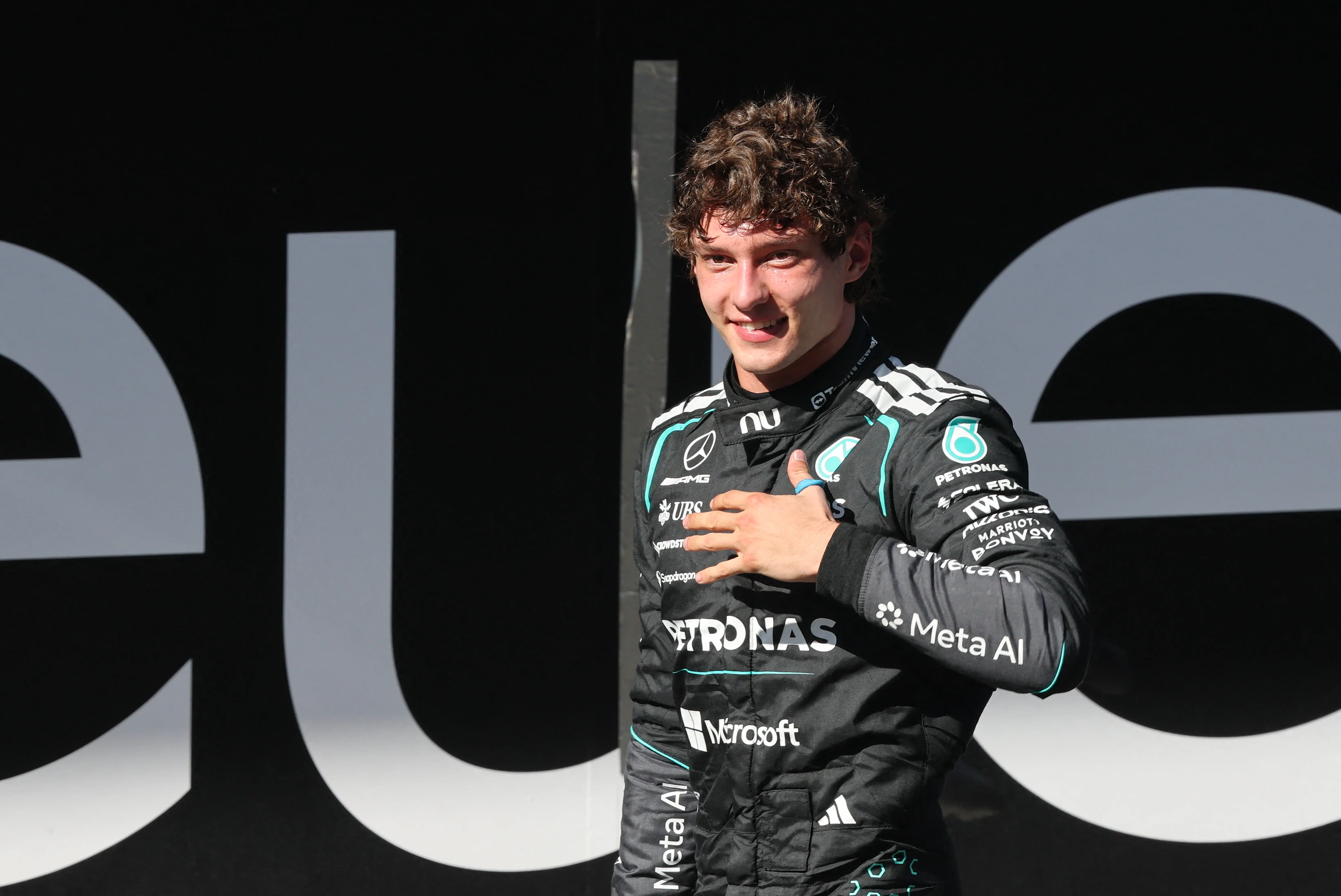 Antonelli vence o segundo GP seguido na F1 e aumenta vantagem na liderança