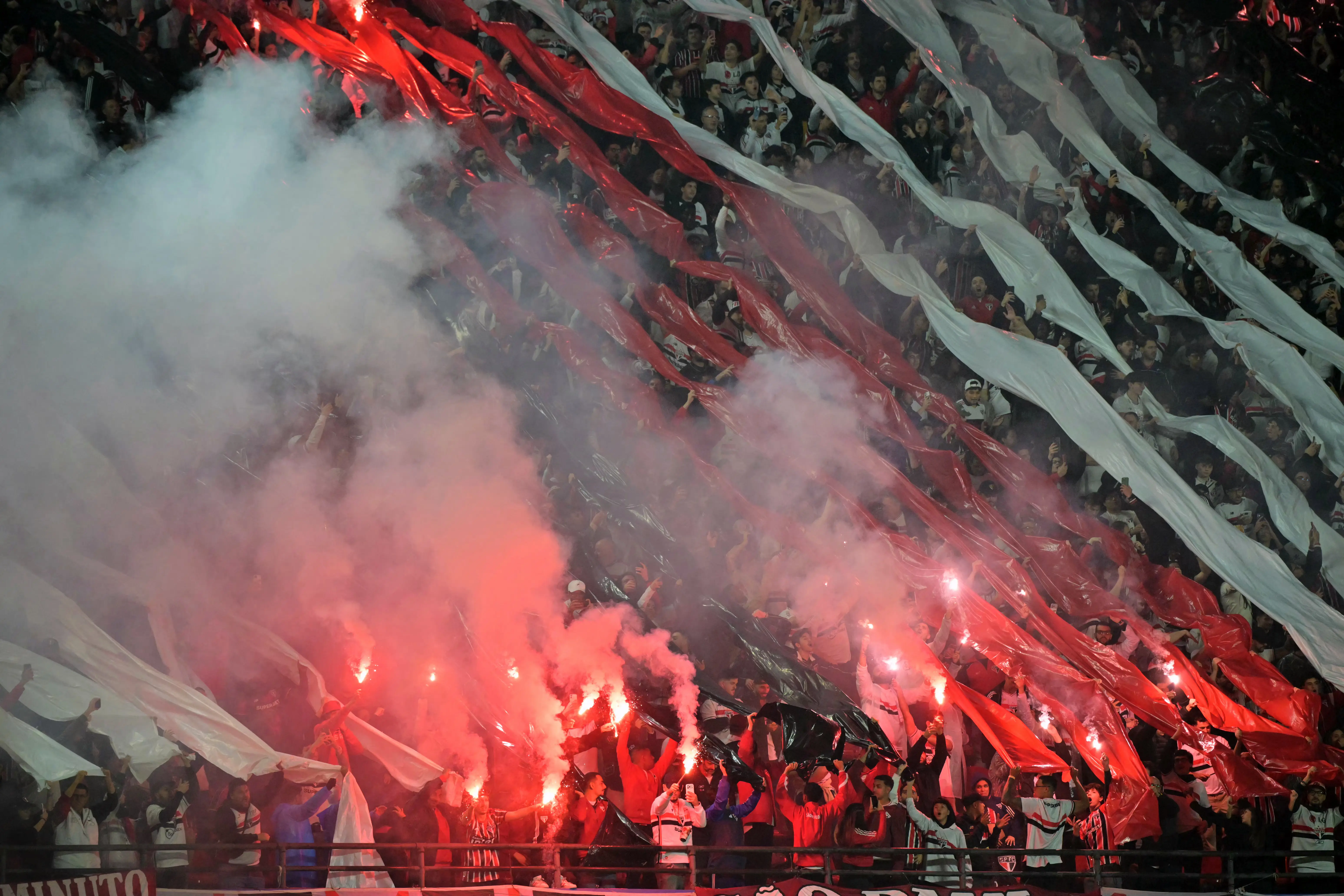 São Paulo quebra recorde de público do Morumbis em 2026 em empate com o Boca