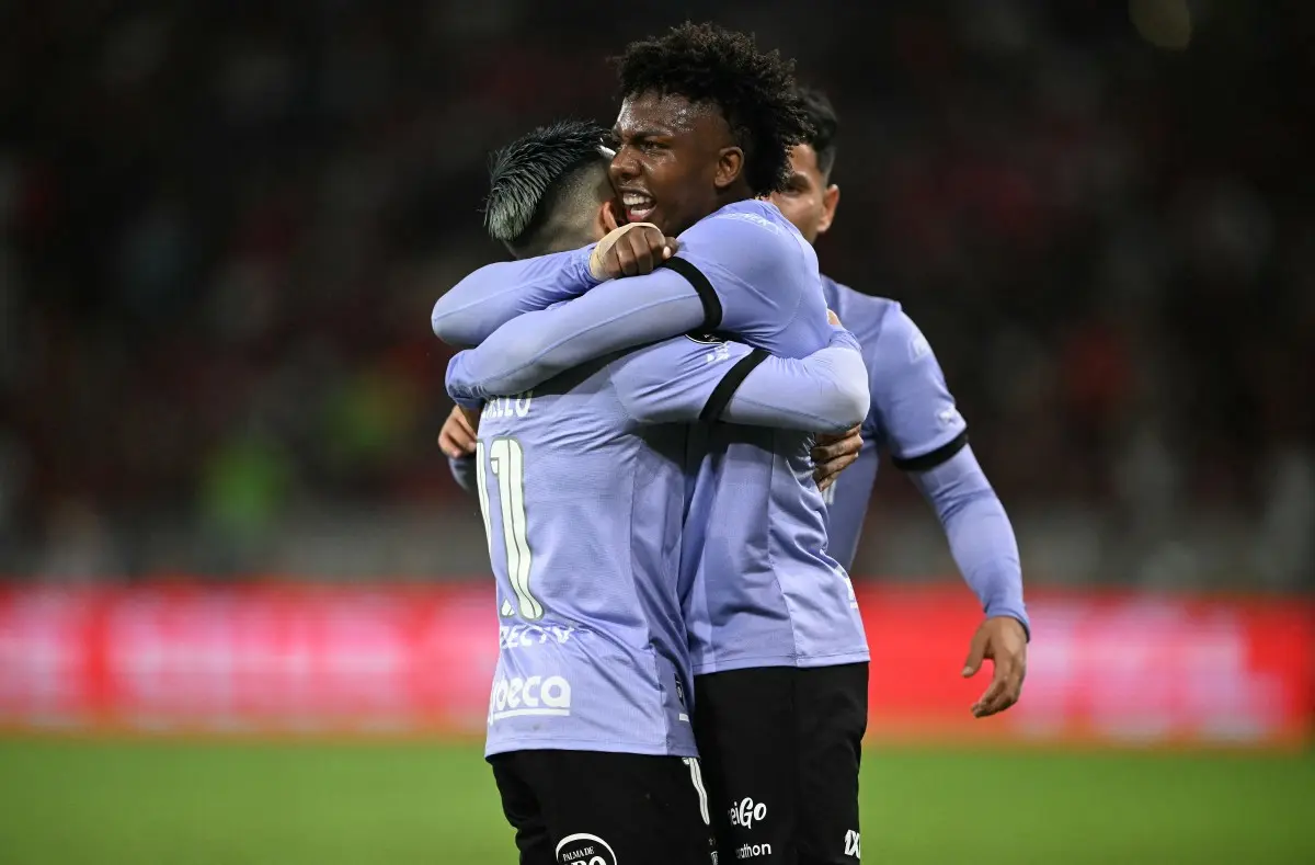 Independiente del Valle marca gol no Maracanã após falha de Ayrton Lucas; confira