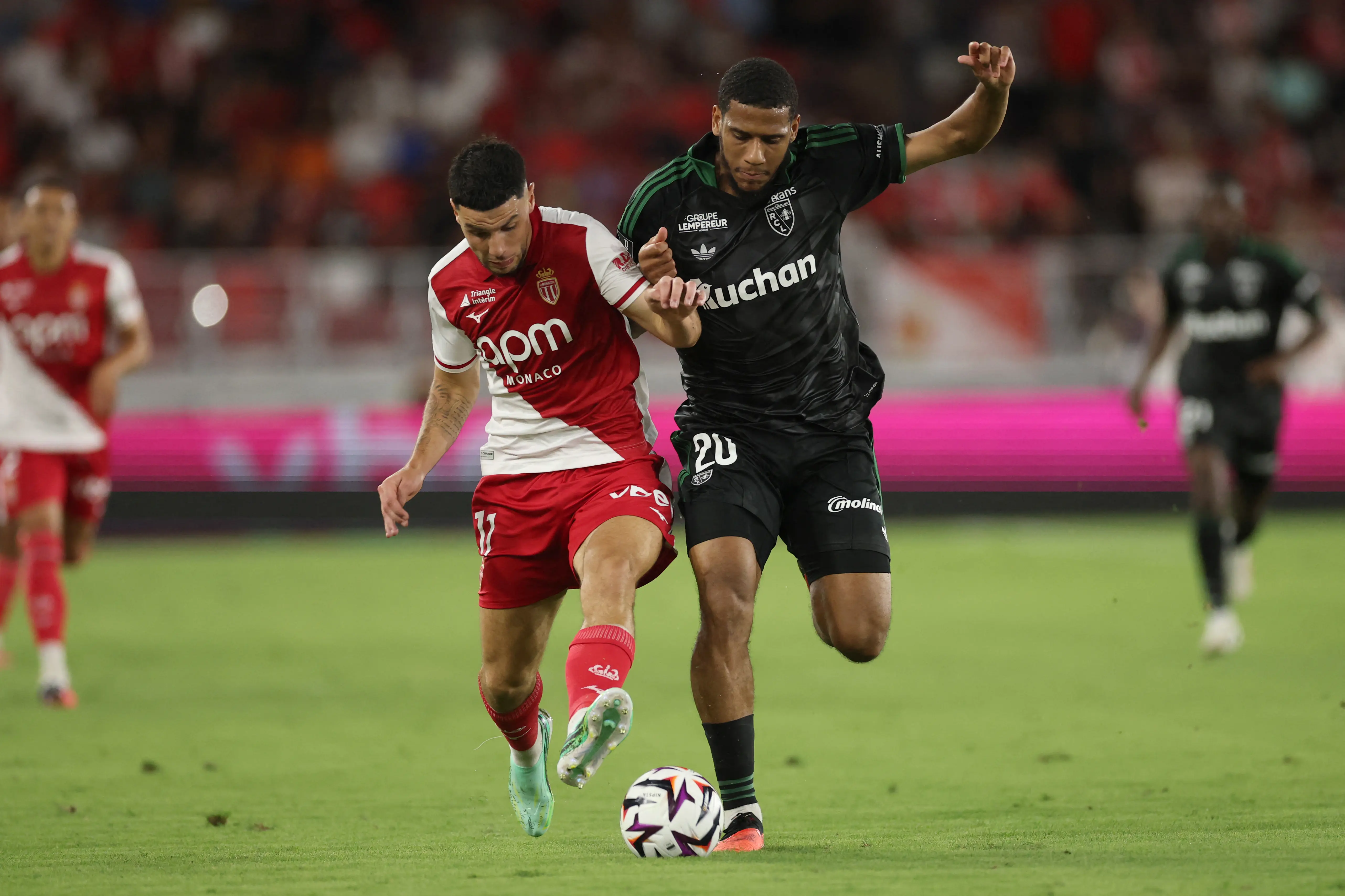 Veja fotos do duelo entre Monaco e Lens pelo Francês