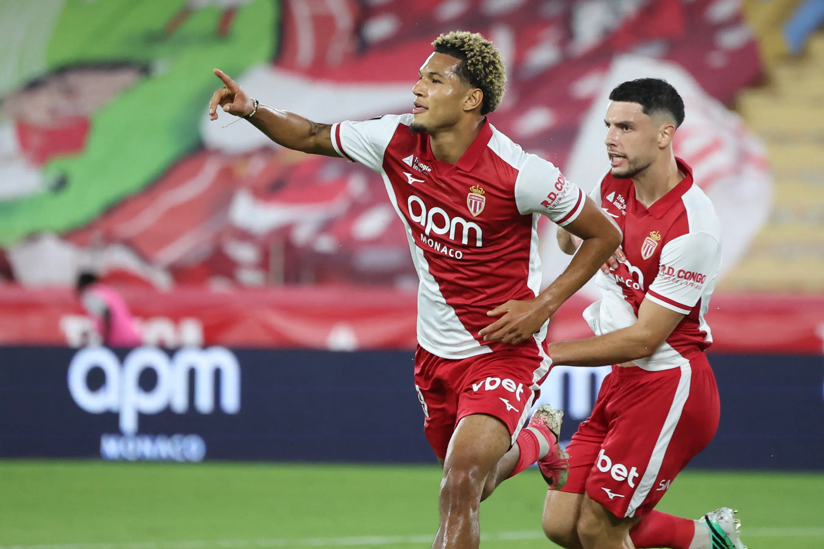 Monaco de Filipe Luís vence Lens, segue invicto e dorme na liderança do Francês