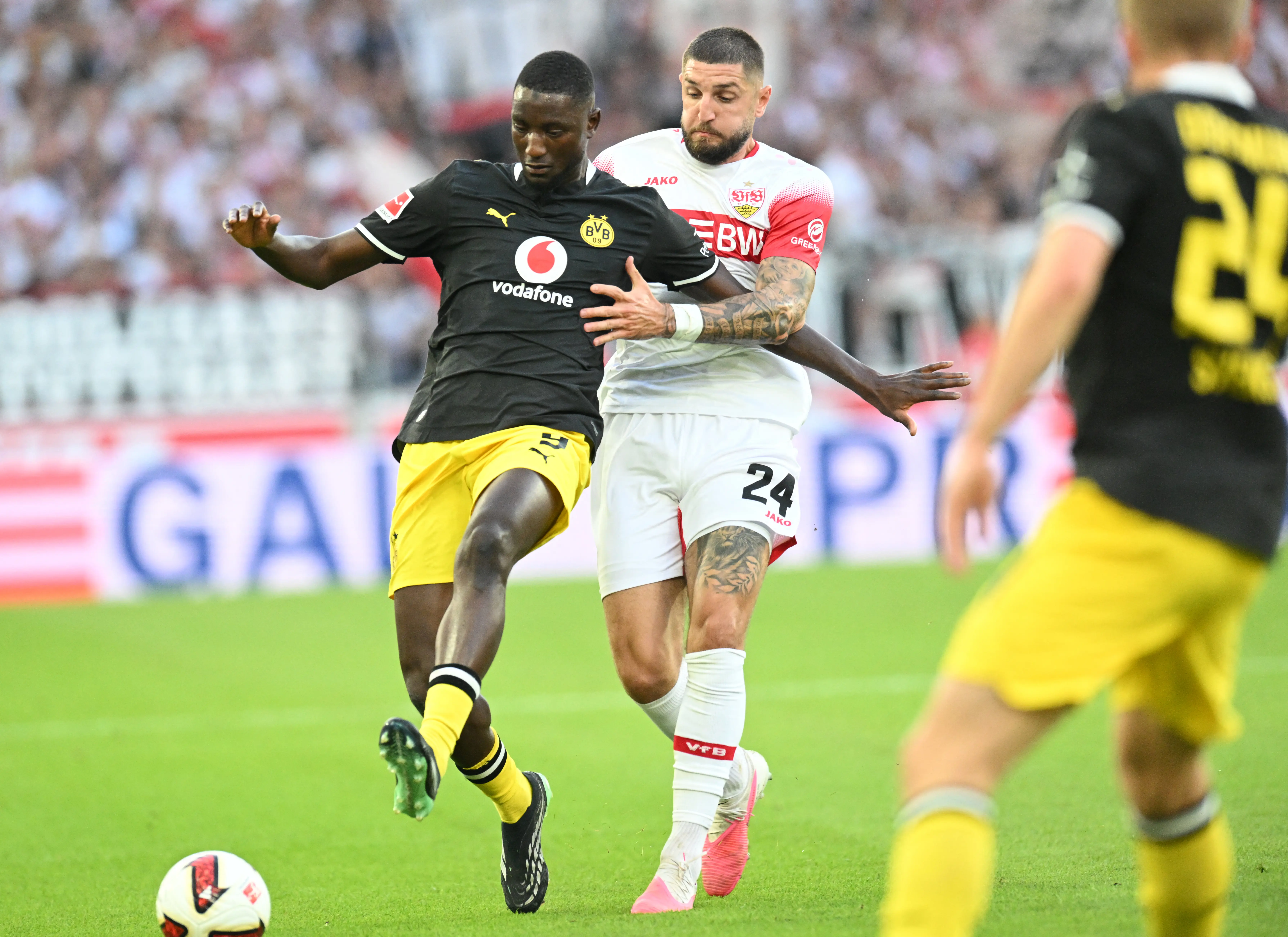 Veja as fotos do confronto entre Stuttgart e Borussia Dortmund