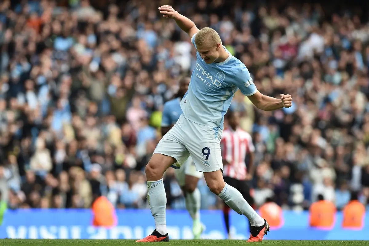 Manchester City vence jogo de oito gols contra o Sunderland e dispara na ponta do Inglês