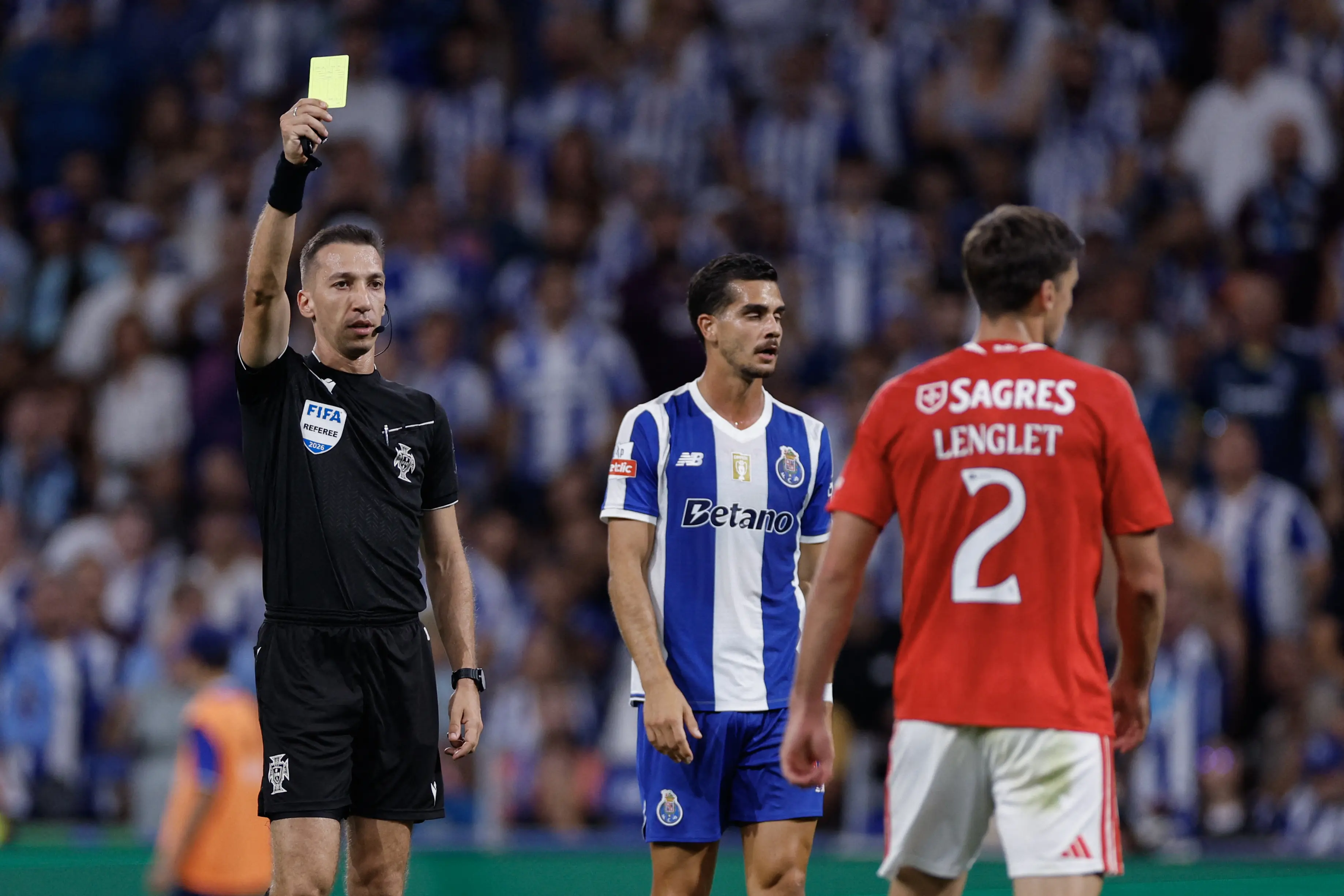 Porto e Benfica polemizam após clássico e trocam acusações sobre arbitragem