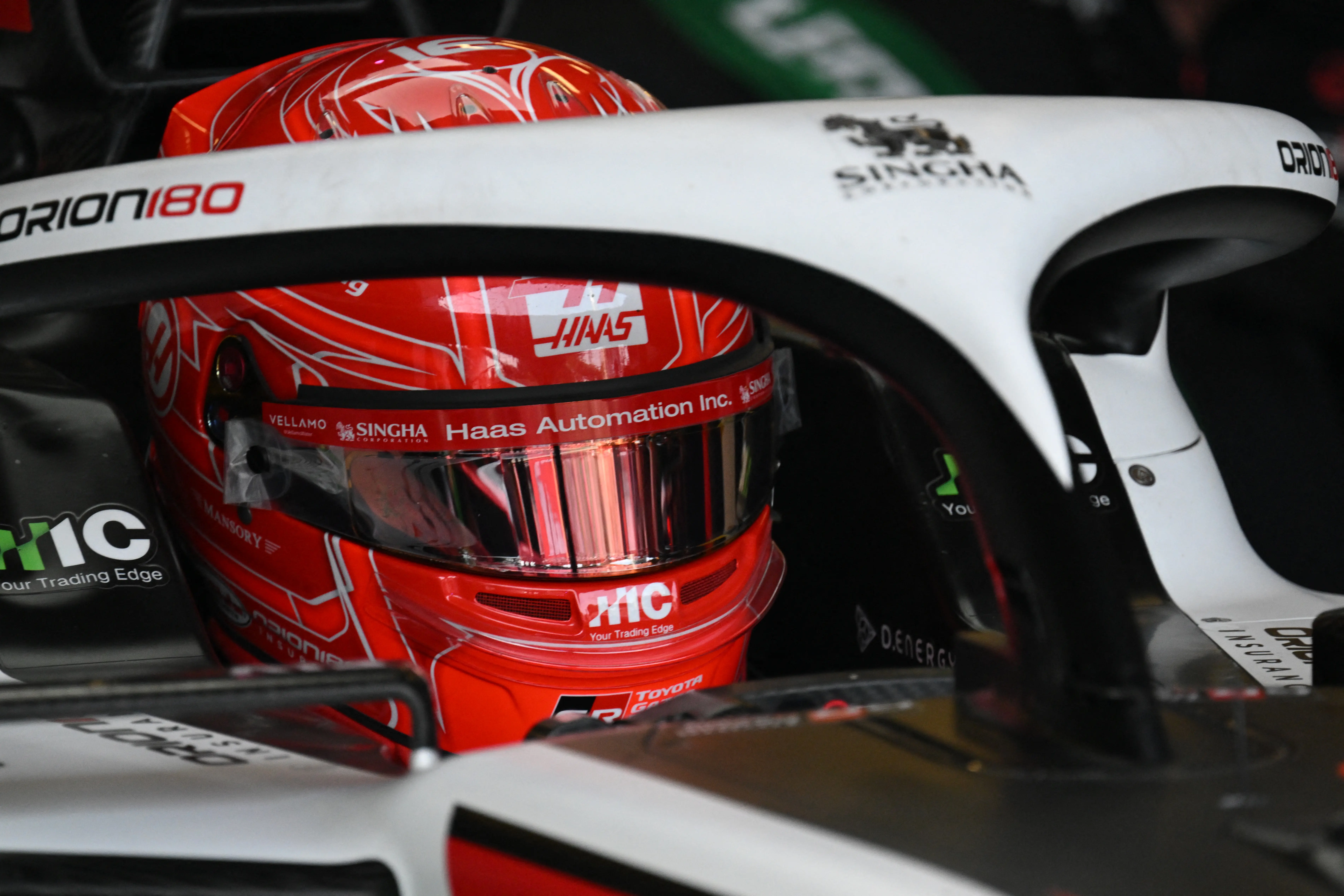 Esteban Ocon admite futuro indefinido na Haas e avalia opções para 2027