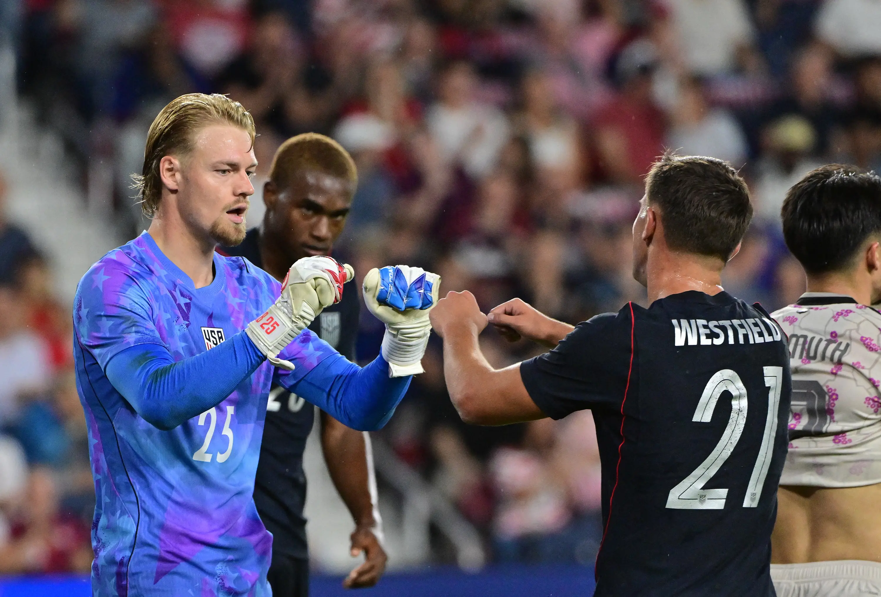 Estados Unidos vencem o Chile em amistoso com seis gols