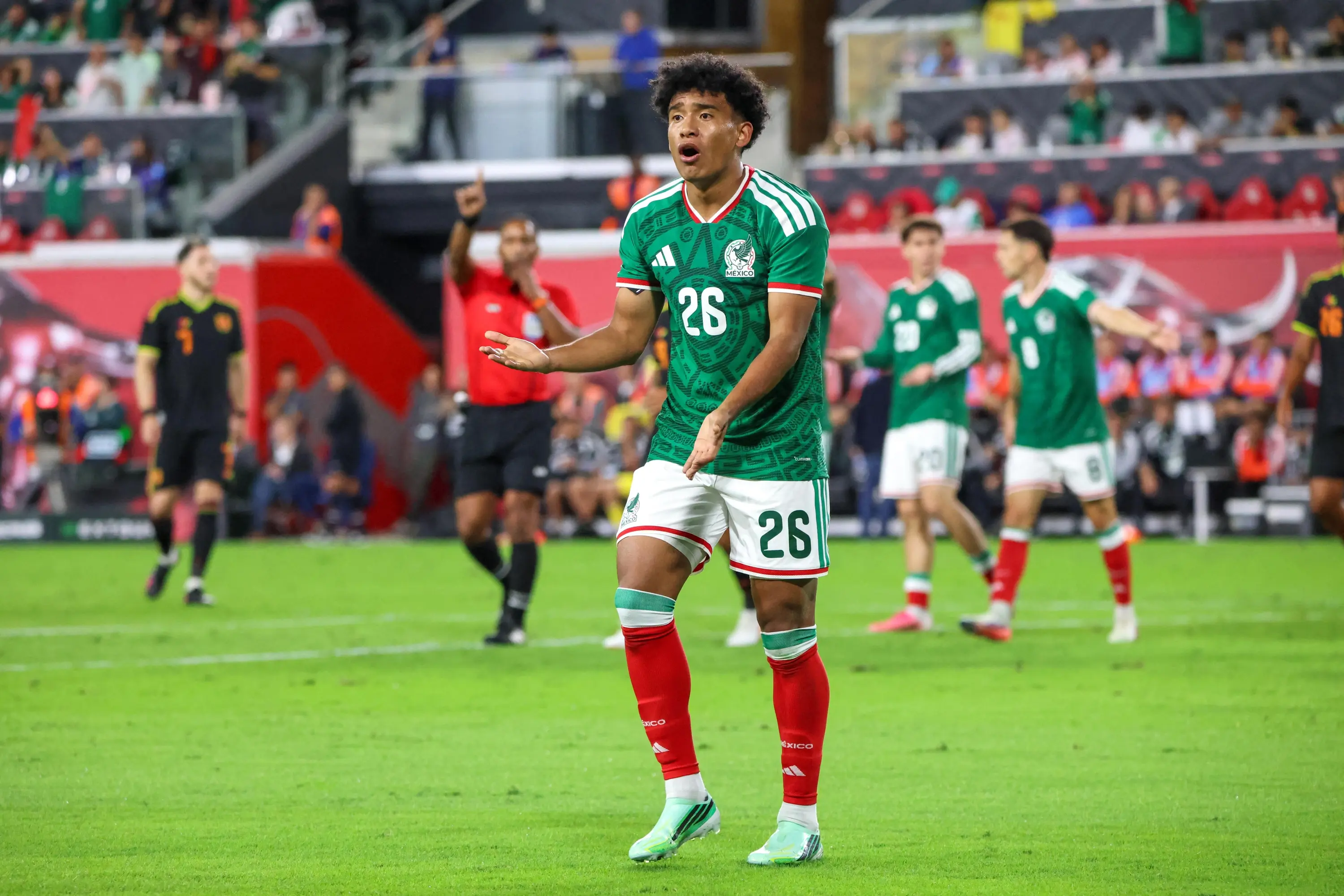 México reage no segundo tempo e empata com o Peru em amistoso