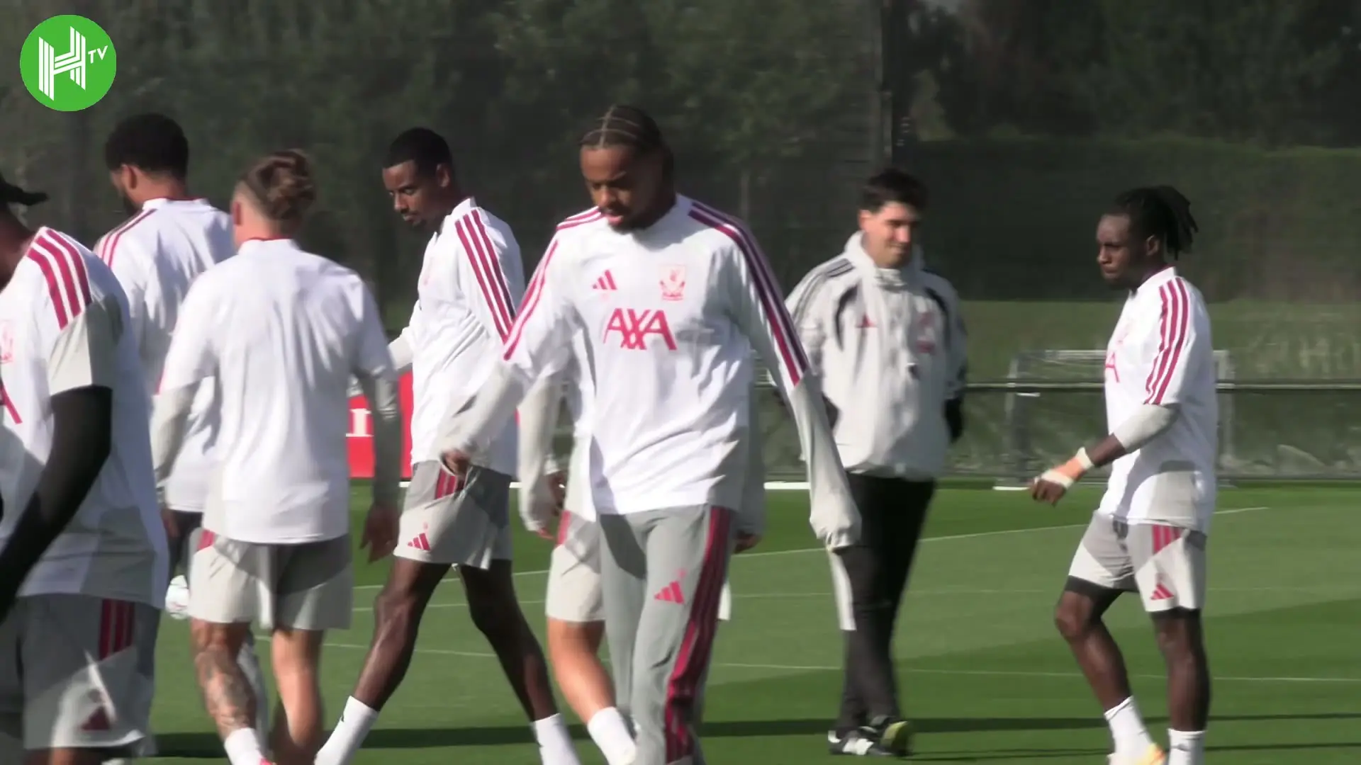 Barcola se prepara para sua estreia na Champions League pelo Liverpool