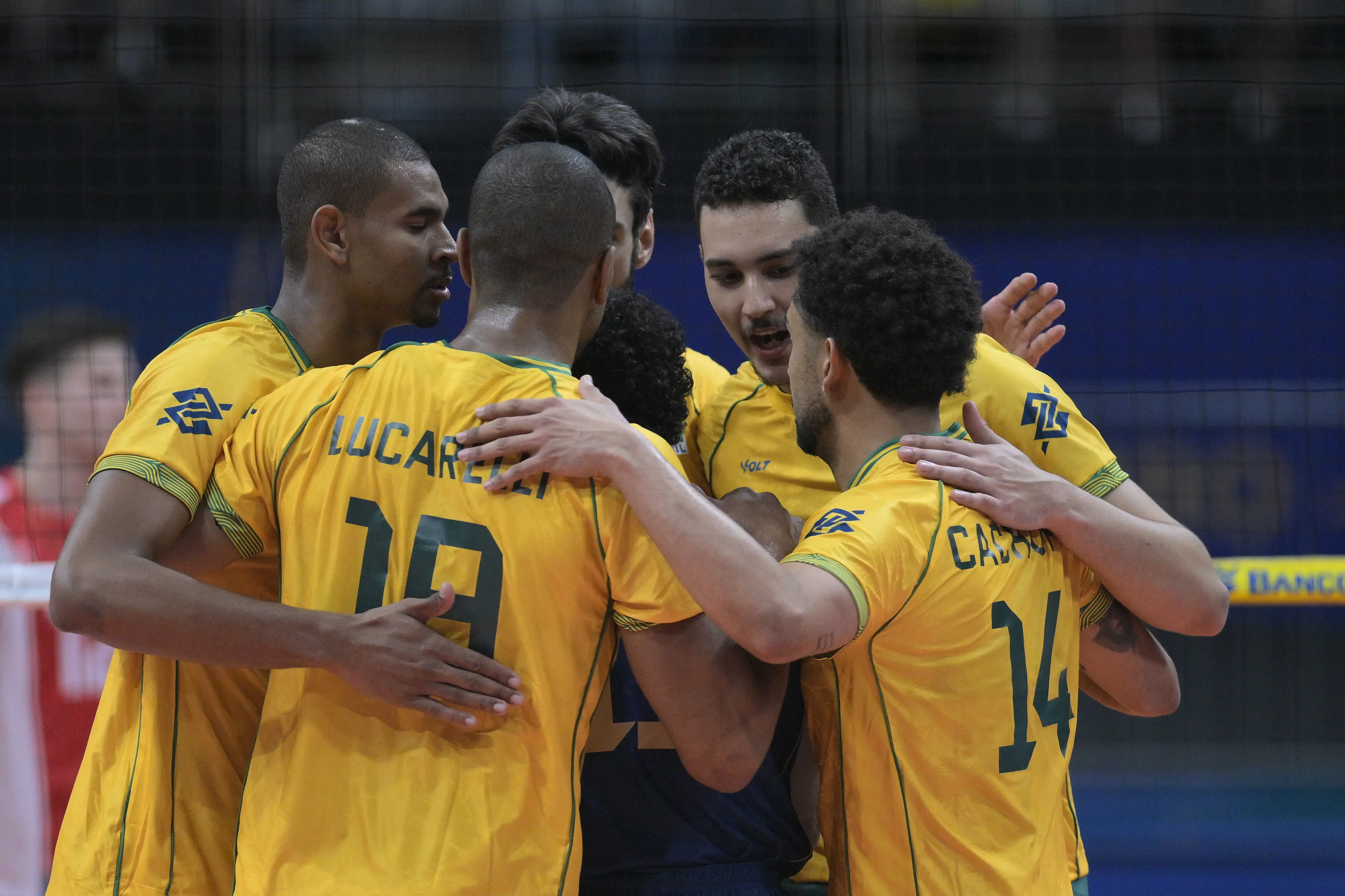 Brasil x Colômbia pelo Sul-Americano de vôlei: veja onde assistir ao duelo