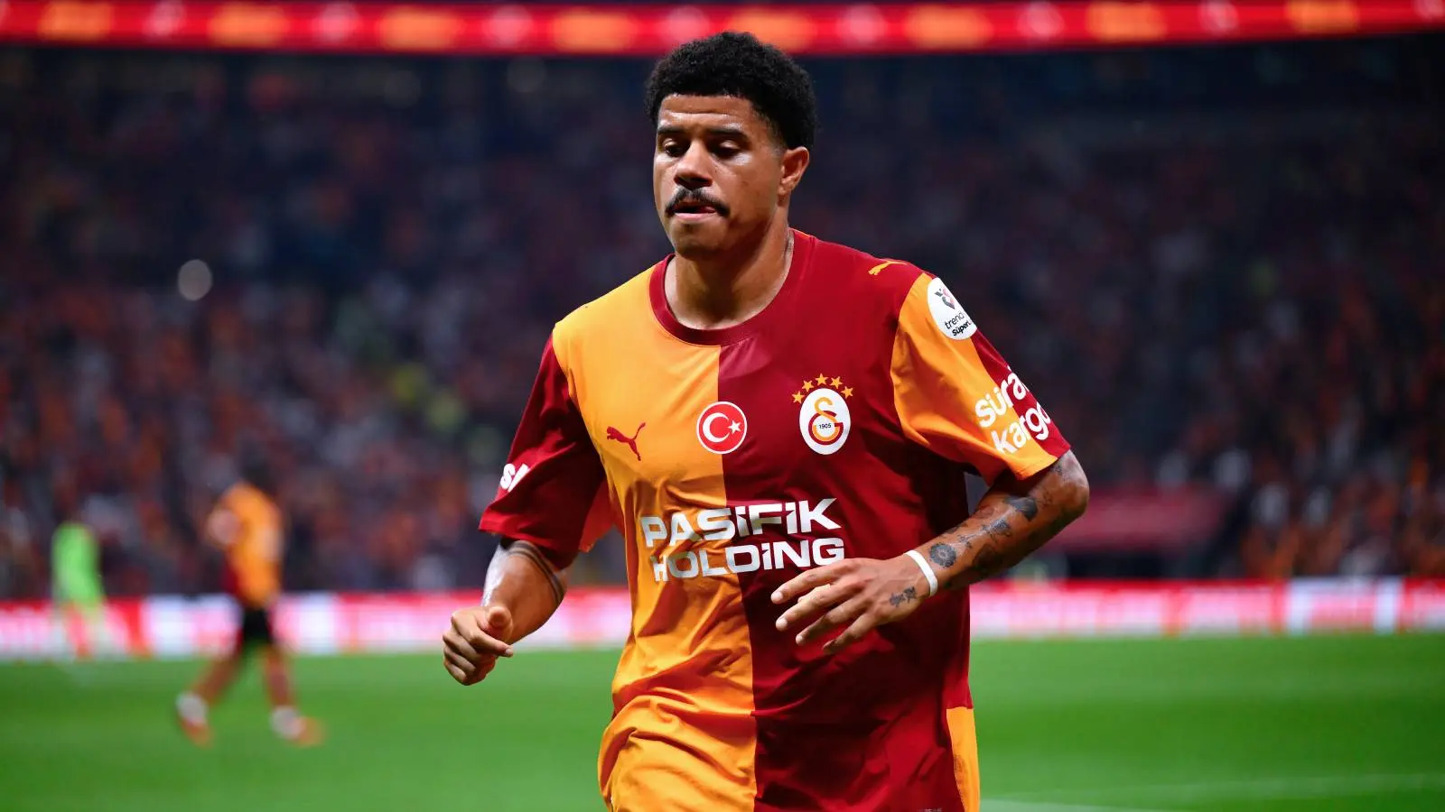 Ex-São Paulo, Gabriel Sara marca golaço de falta e decide vitória do Galatasaray na Turquia