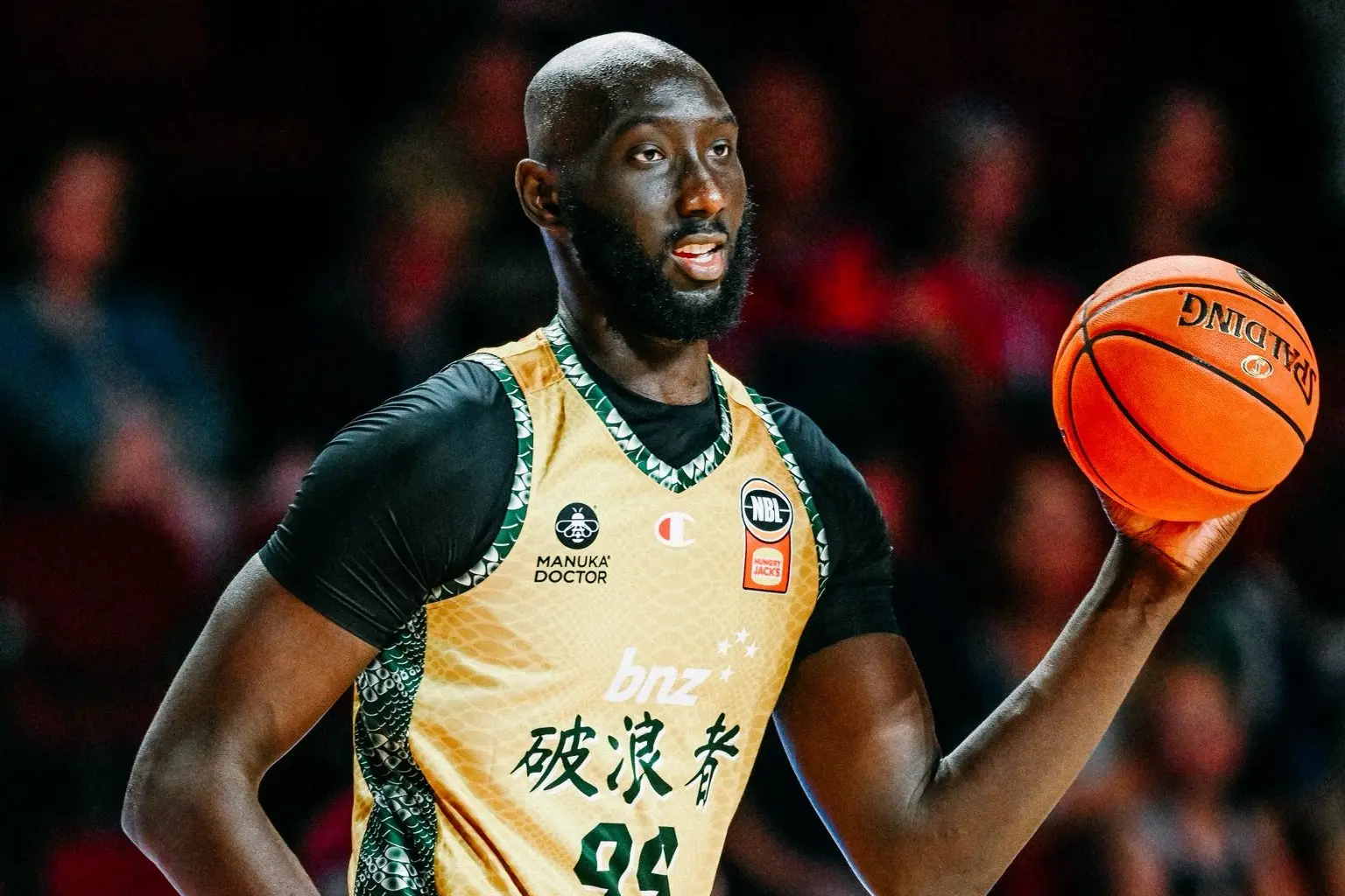 Philadelphia 76ers aposta em Tacko Fall, pivô de 2,29 m que busca retorno à NBA