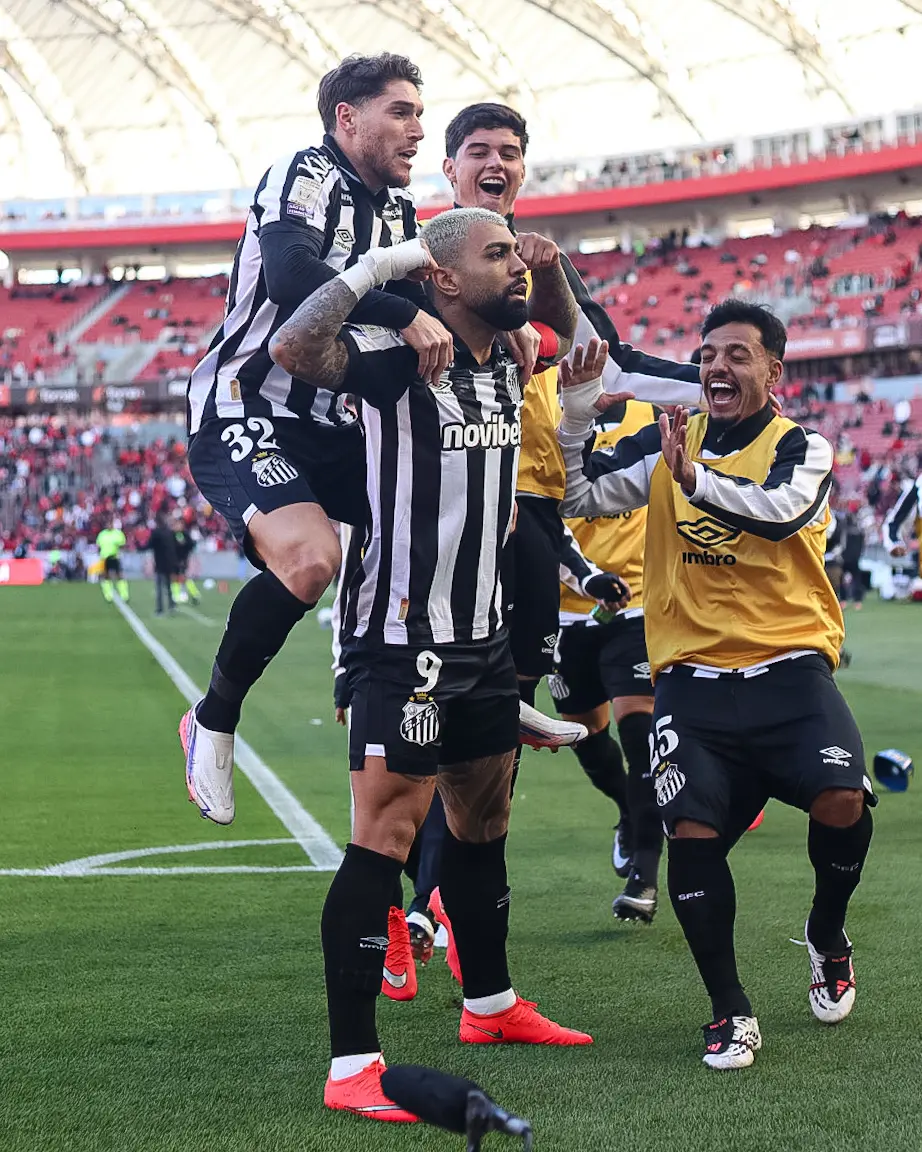 Melhores momentos: Internacional 2 x 3 Santos pelo Brasileirão