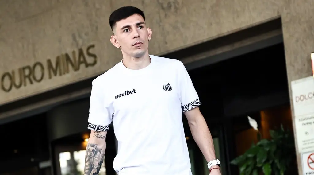 Com Veríssimo no banco, Cuca muda Santos para pegar o Atlético-MG; veja escalações