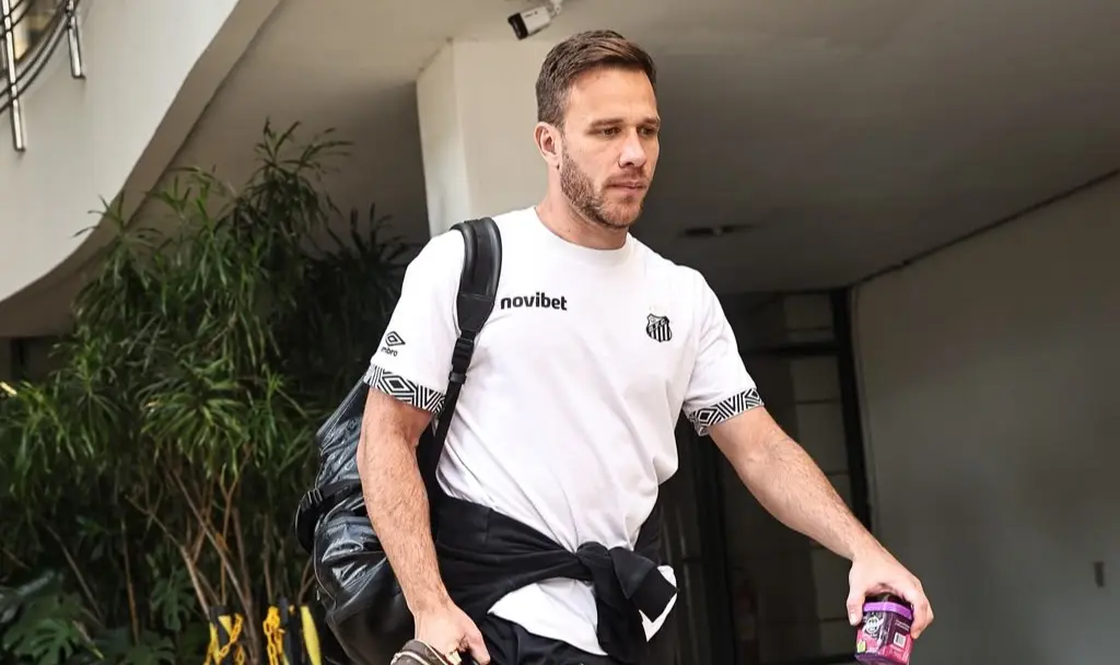 Com Arthur titular e Rollheiser cortado, Cuca muda Santos para enfrentar o Remo; veja escalações