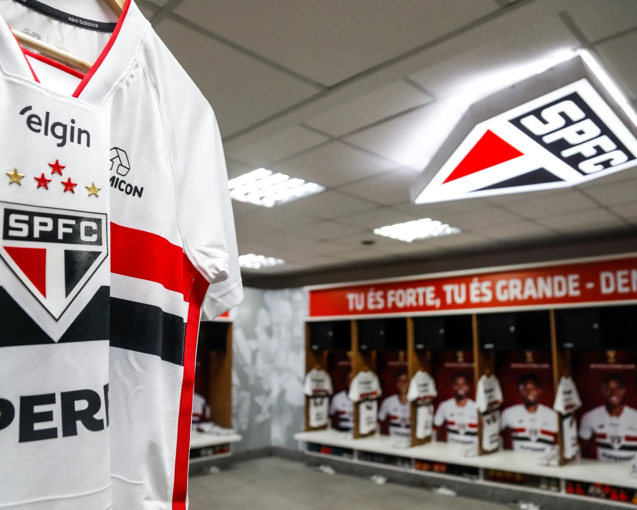 São Paulo terá estreia de reforço e surpresa no meio contra o Inter; veja escalação