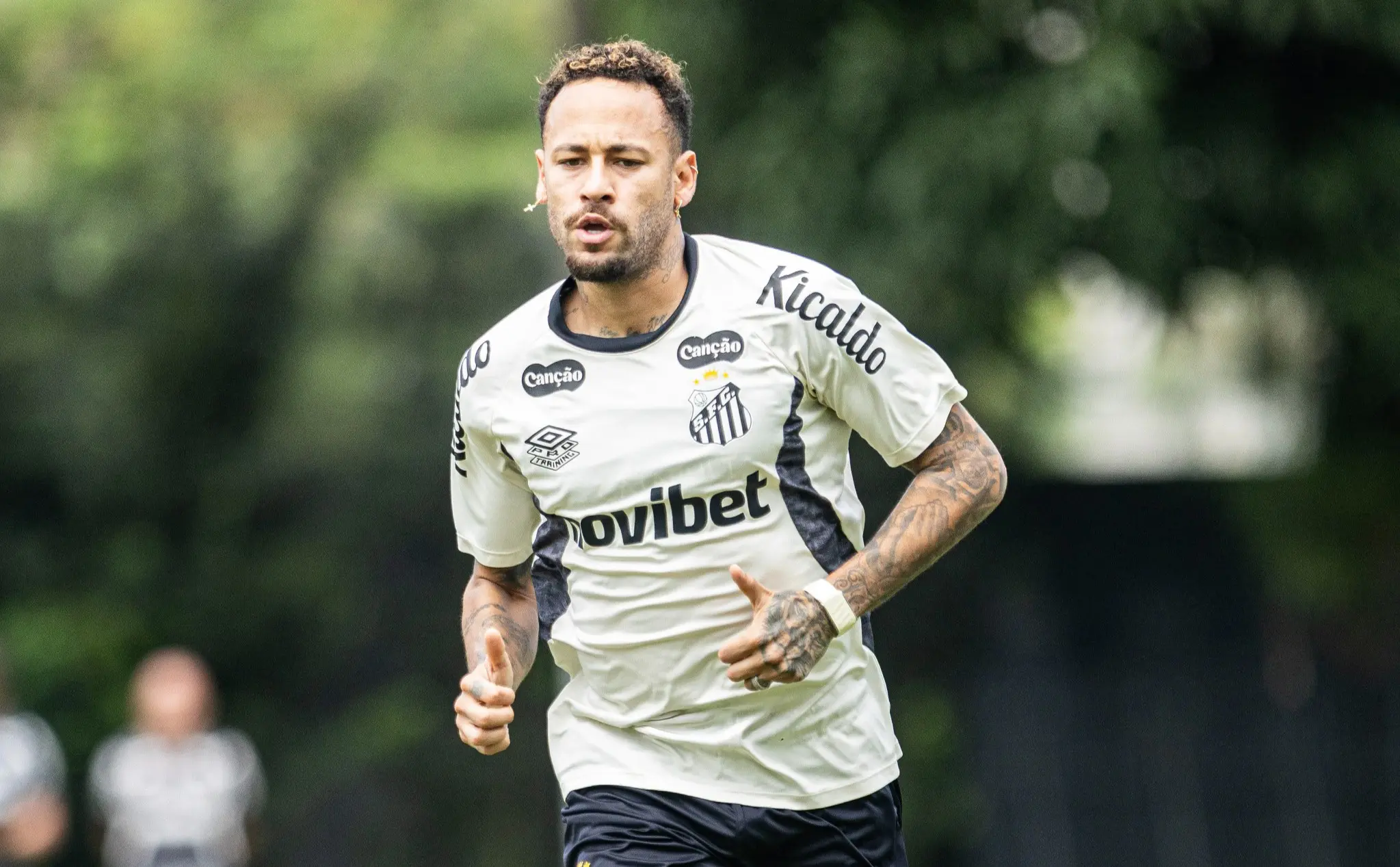Com Neymar em campo, Santos faz segundo treino na data Fifa e mira clássico