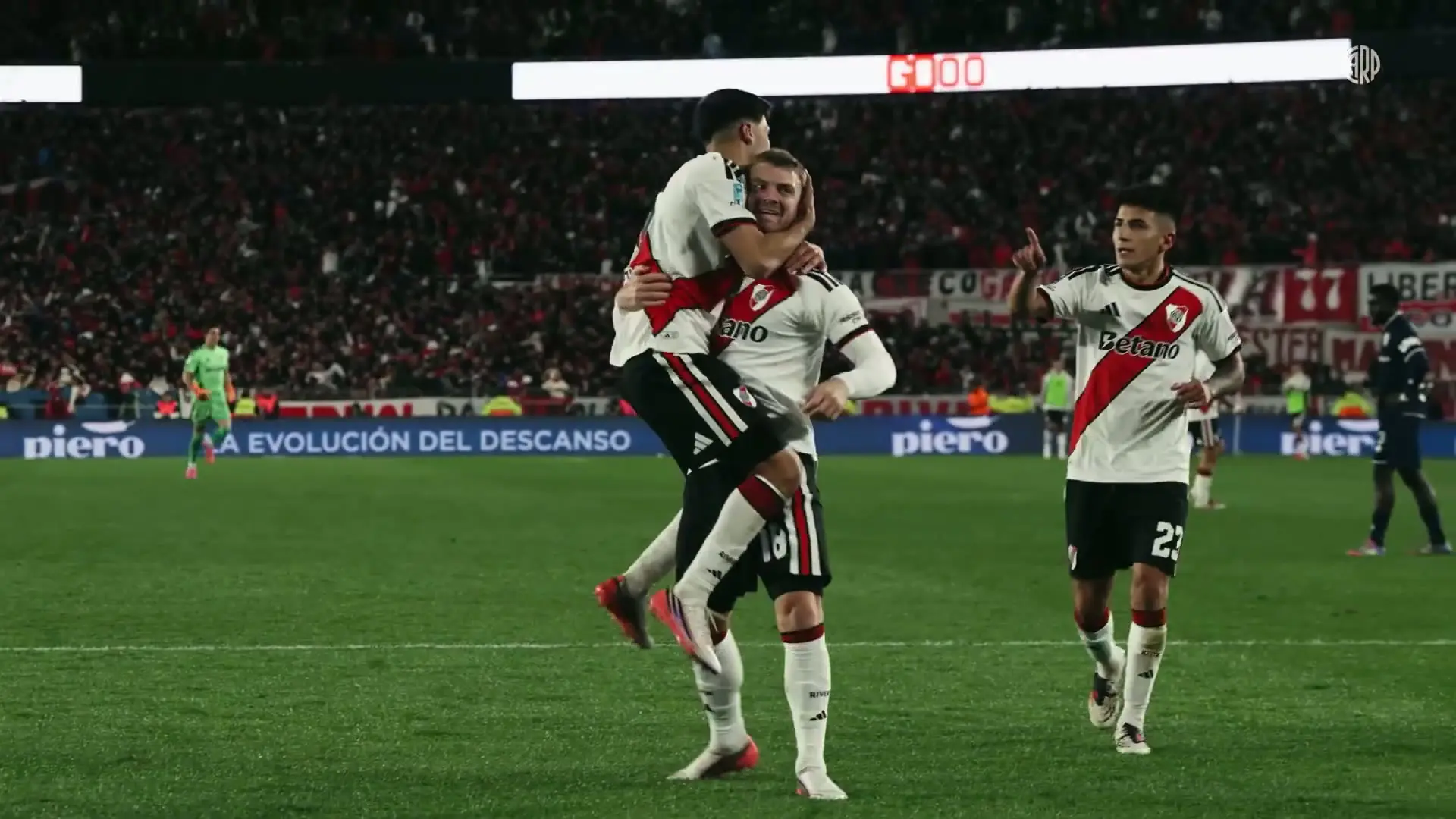 Montiel e Galván levam alegria aos torcedores na vitória River Plate sobre o Independiente Rivadavia