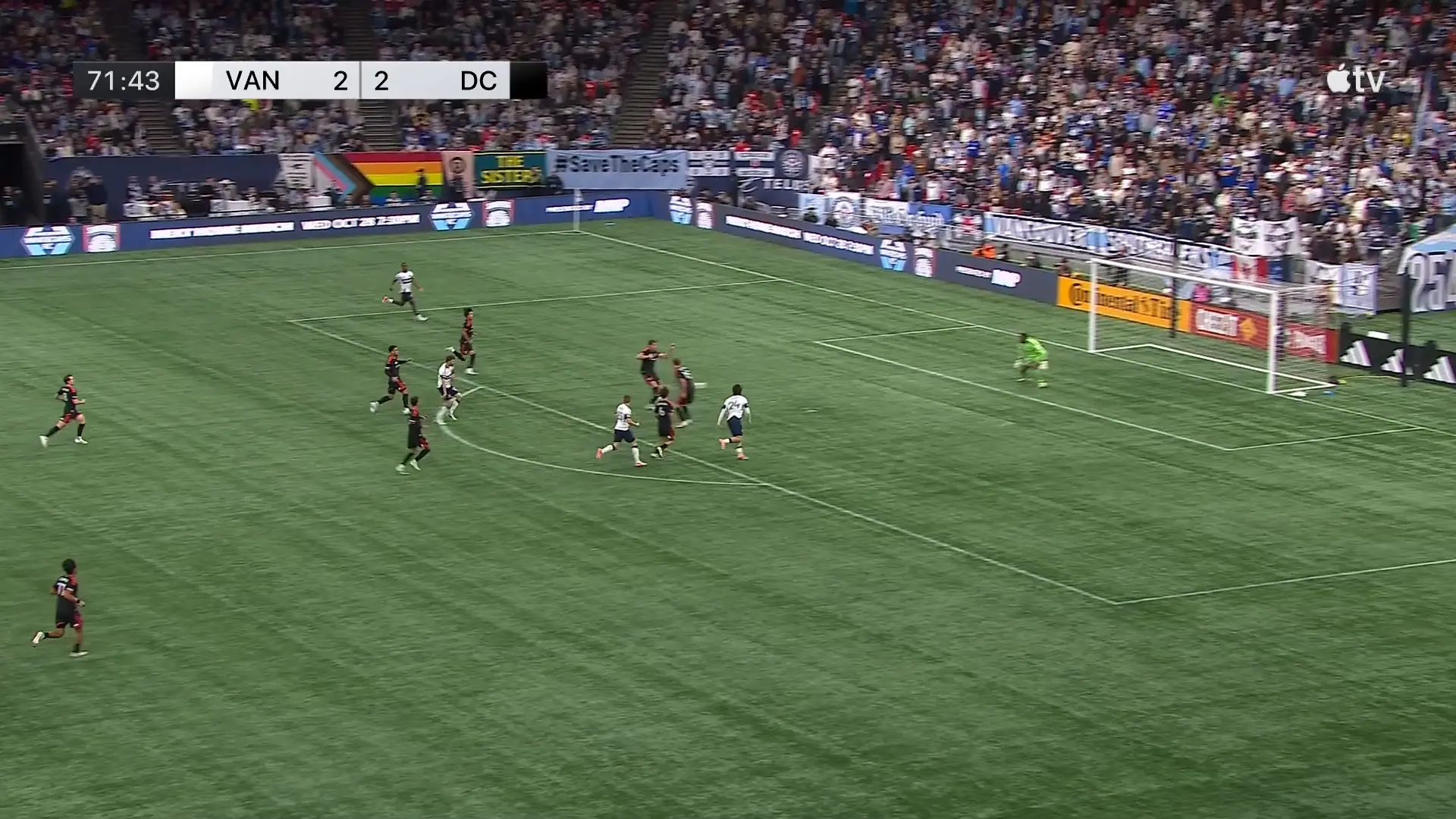 Thomas Muller bate com categoria e marca no empate do Vancouver; confira o lance