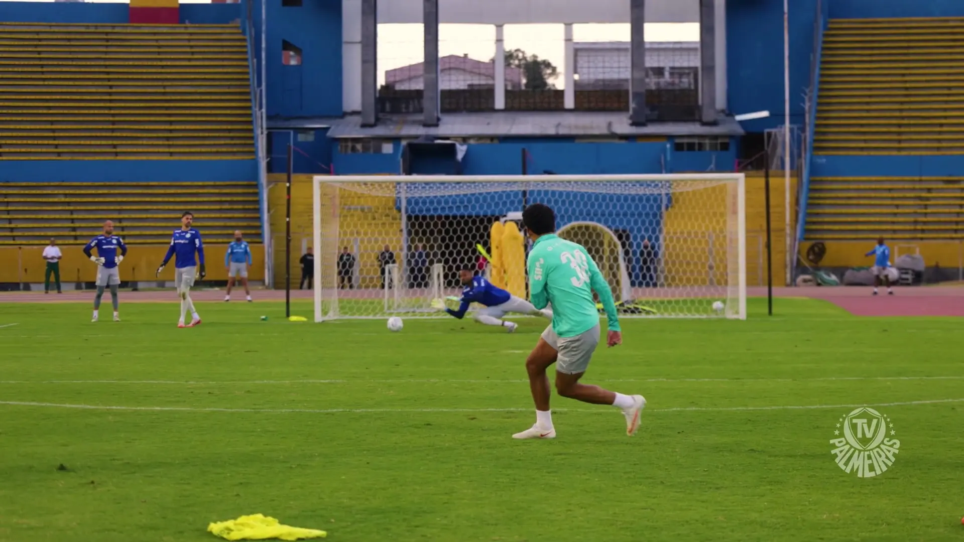 Confira como foi o último treino do Palmeiras para encarar a LDU