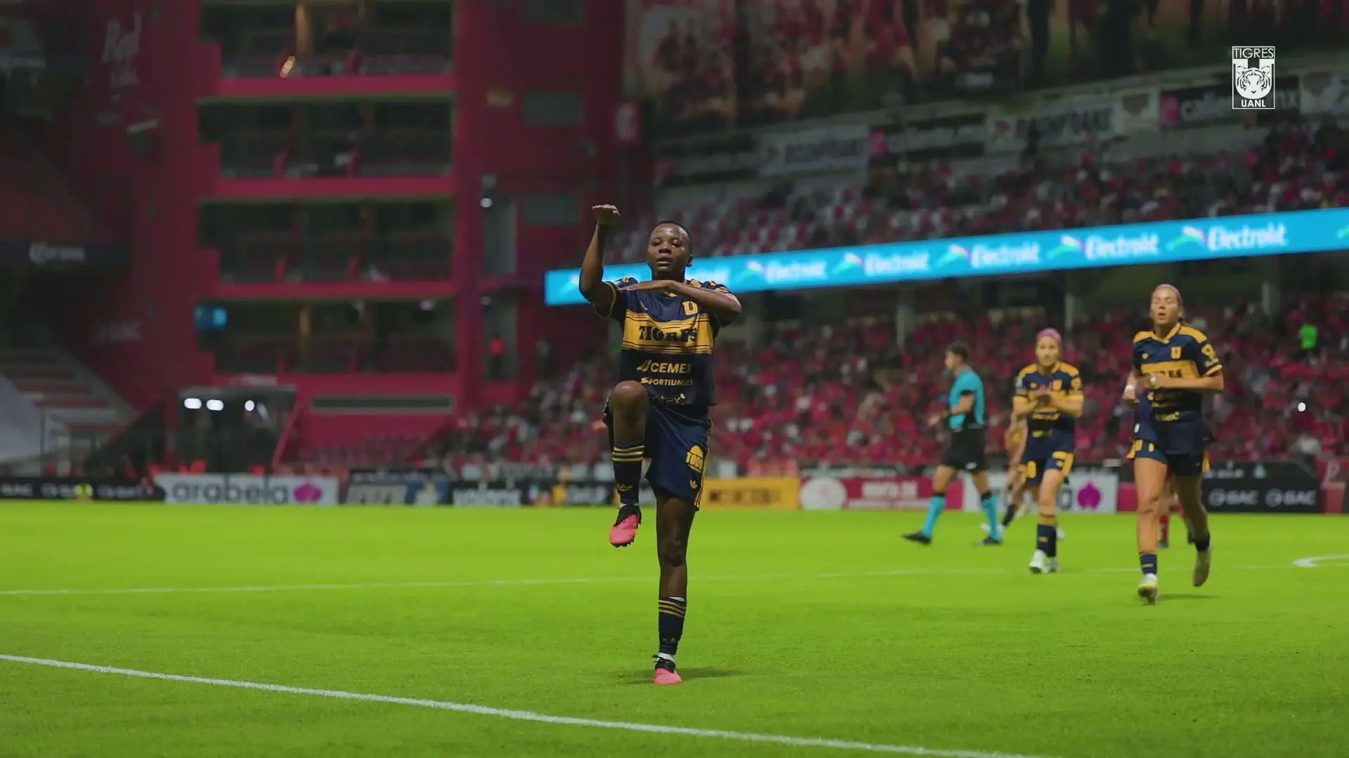Pôquer incrível de Thembi, do Tigres, contra o Toluca Feminino; confira