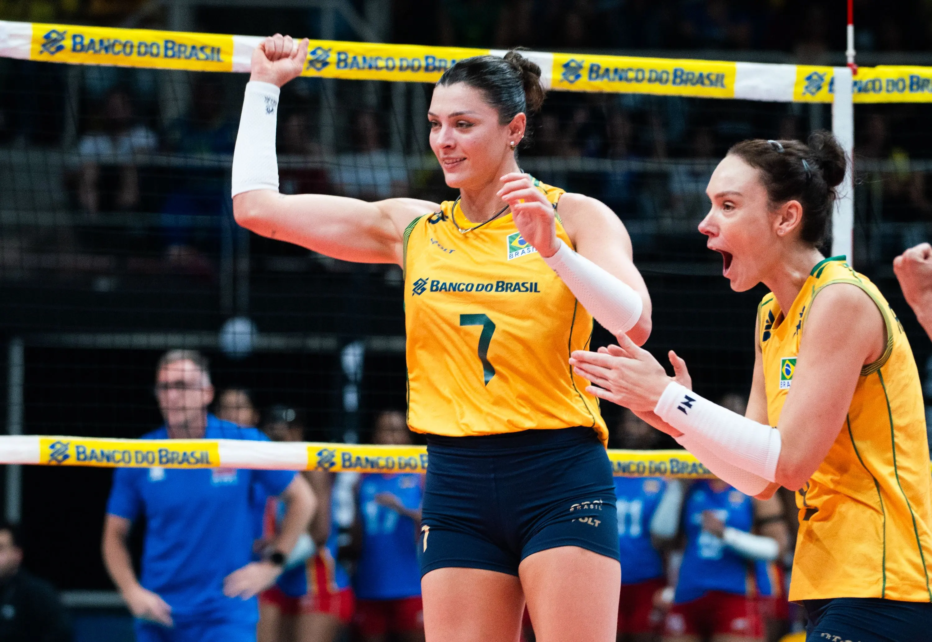 Rosamaria tem lesão confirmada e está fora do Sul-Americano de vôlei