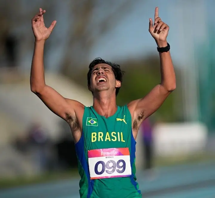Caio Bonfim conquista ouro nos Jogos Sul-Americanos e bate marca pessoal