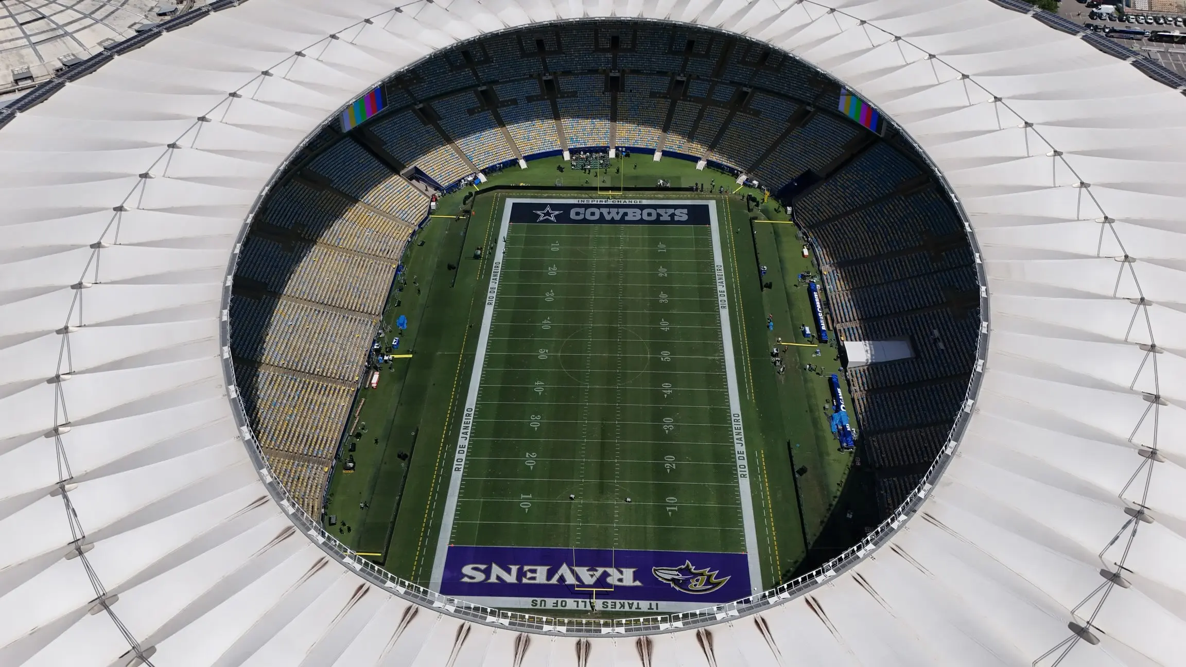 Maracanã divulga imagens do gramado preparado para jogo da NFL