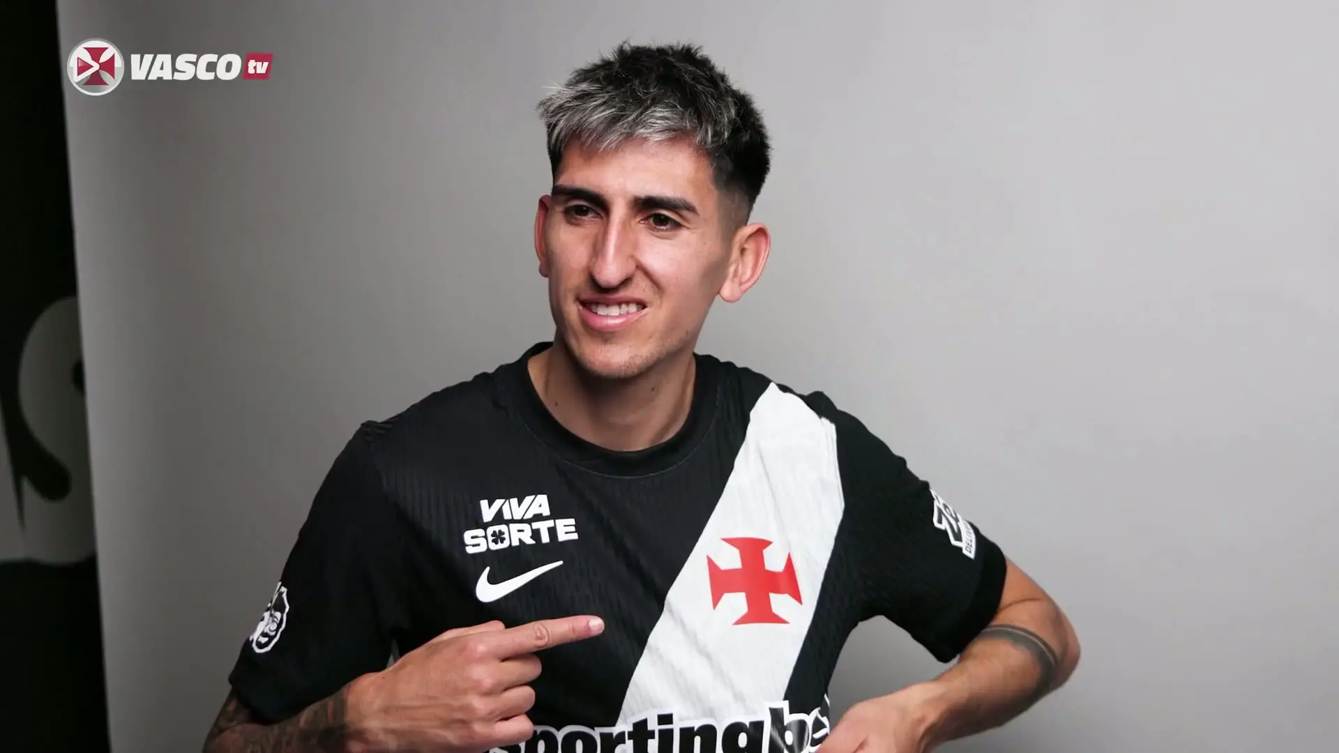 Vasco confirma contratação de Lescano; confira primeiras palavras do meia