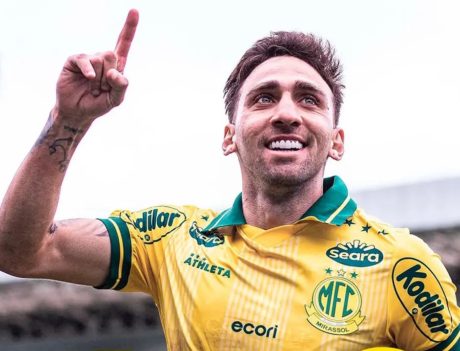 Mirassol vira sobre o Coritiba, volta a vencer e abre vantagem do Z4 no Brasileirão