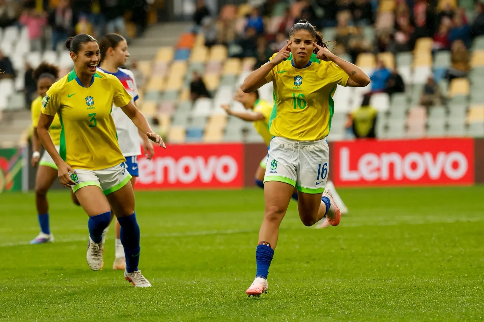 Com gol no fim, Seleção feminina vira sobre a Inglaterra e avança com campanha perfeita no Mundial sub-20