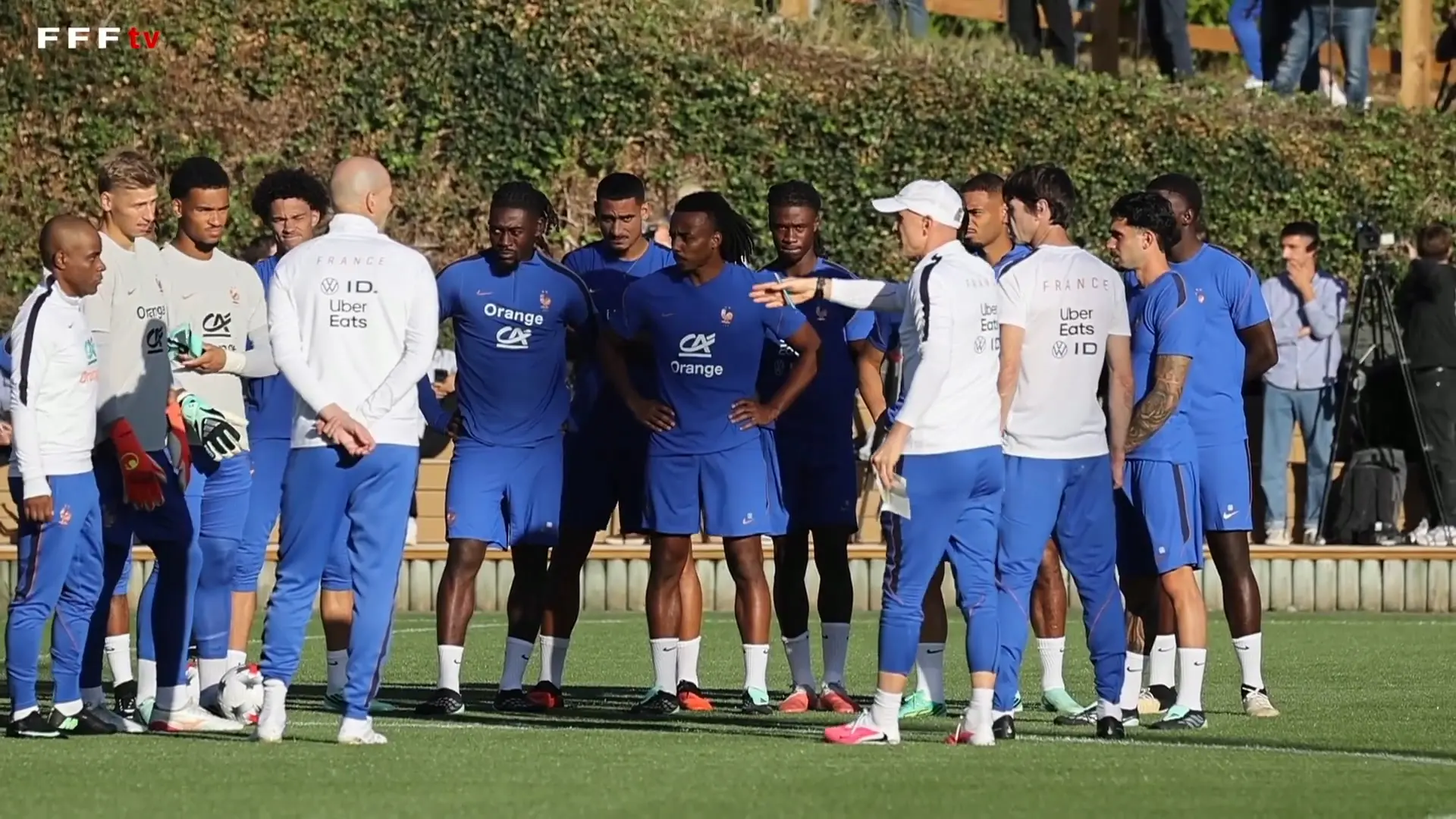 Zidane comanda primeiro treino à frente da seleção francesa