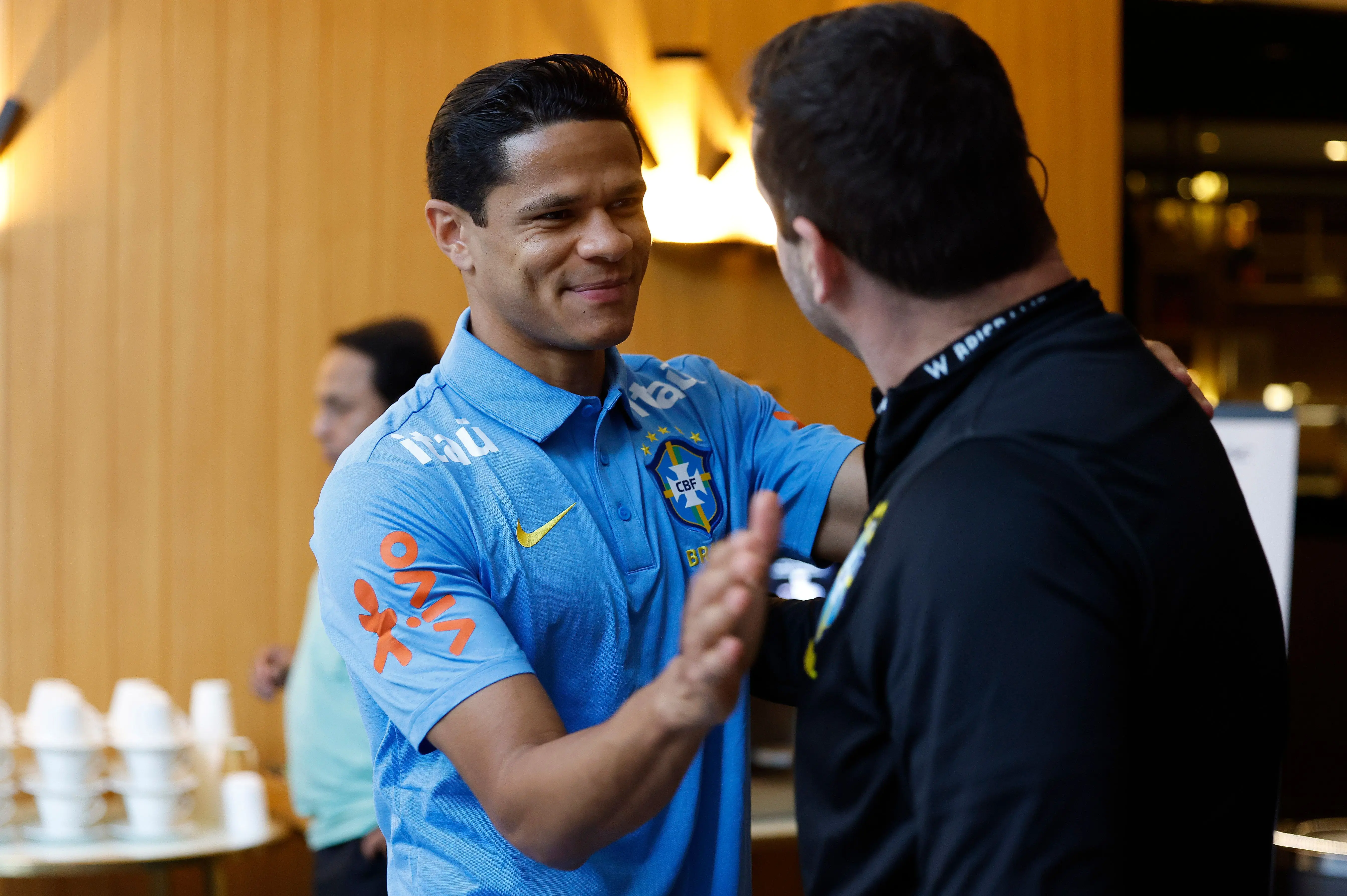 Douglas Santos projeta início de novo ciclo da Seleção e quer ajudar estreantes