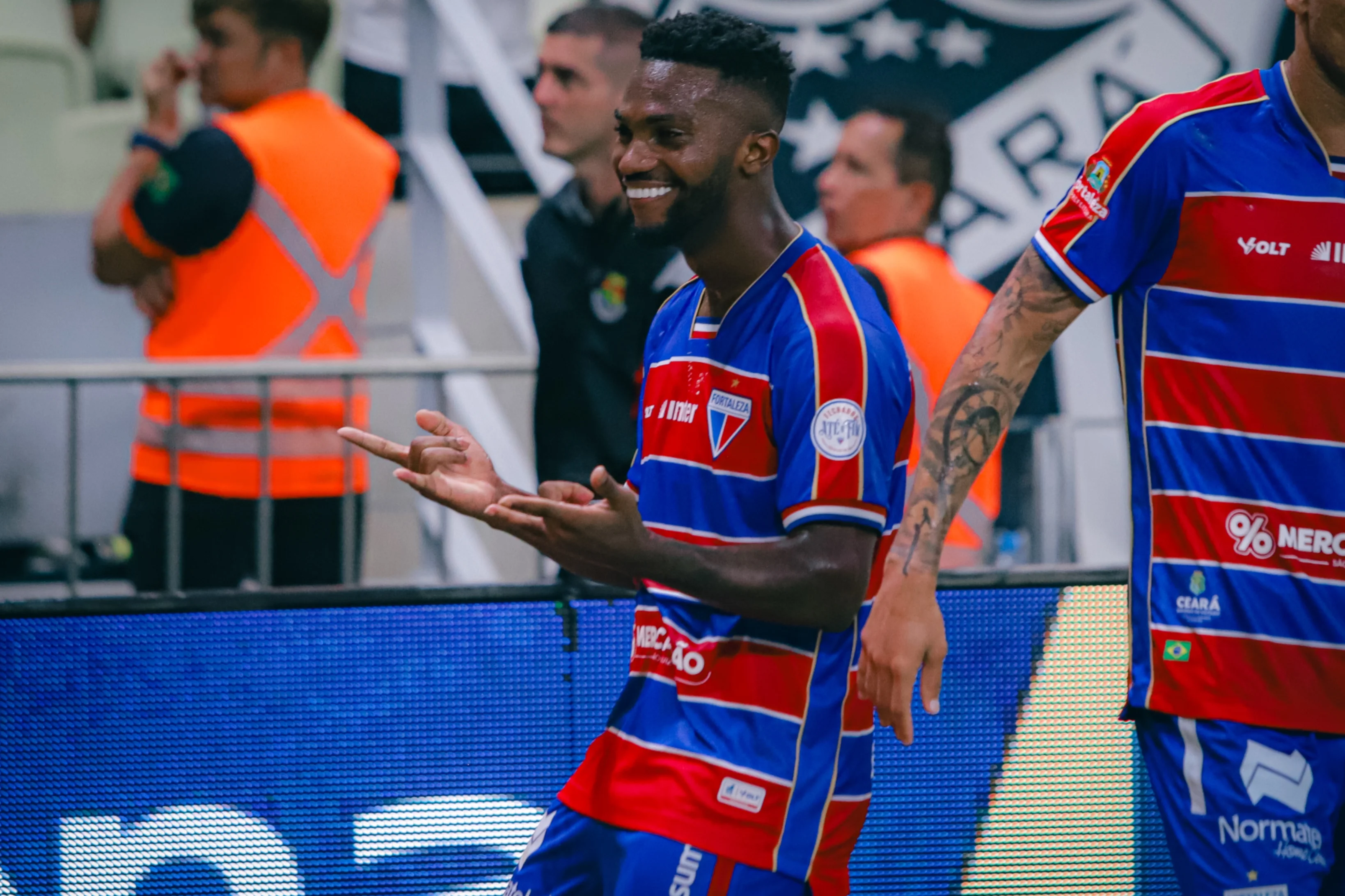 Fortaleza cede empate ao Ceará no fim e perde chance de encostar na liderança da Série B