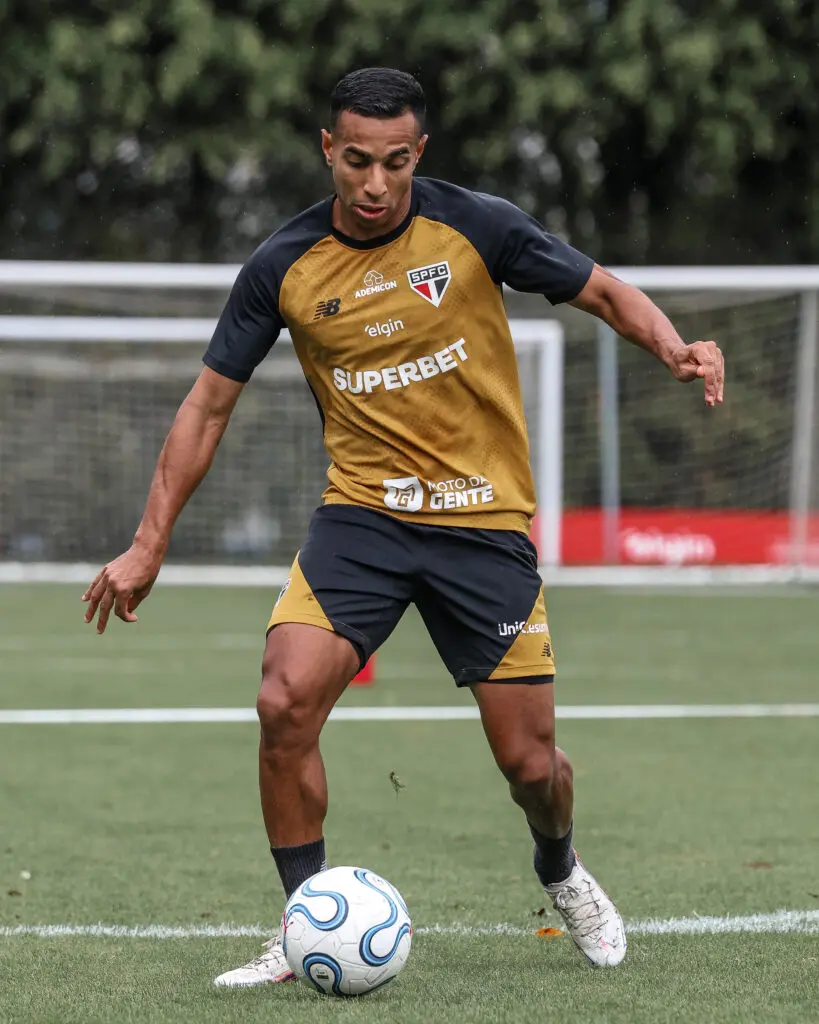 Com retornos, São Paulo inicia preparação para enfrentar o Boca Juniors