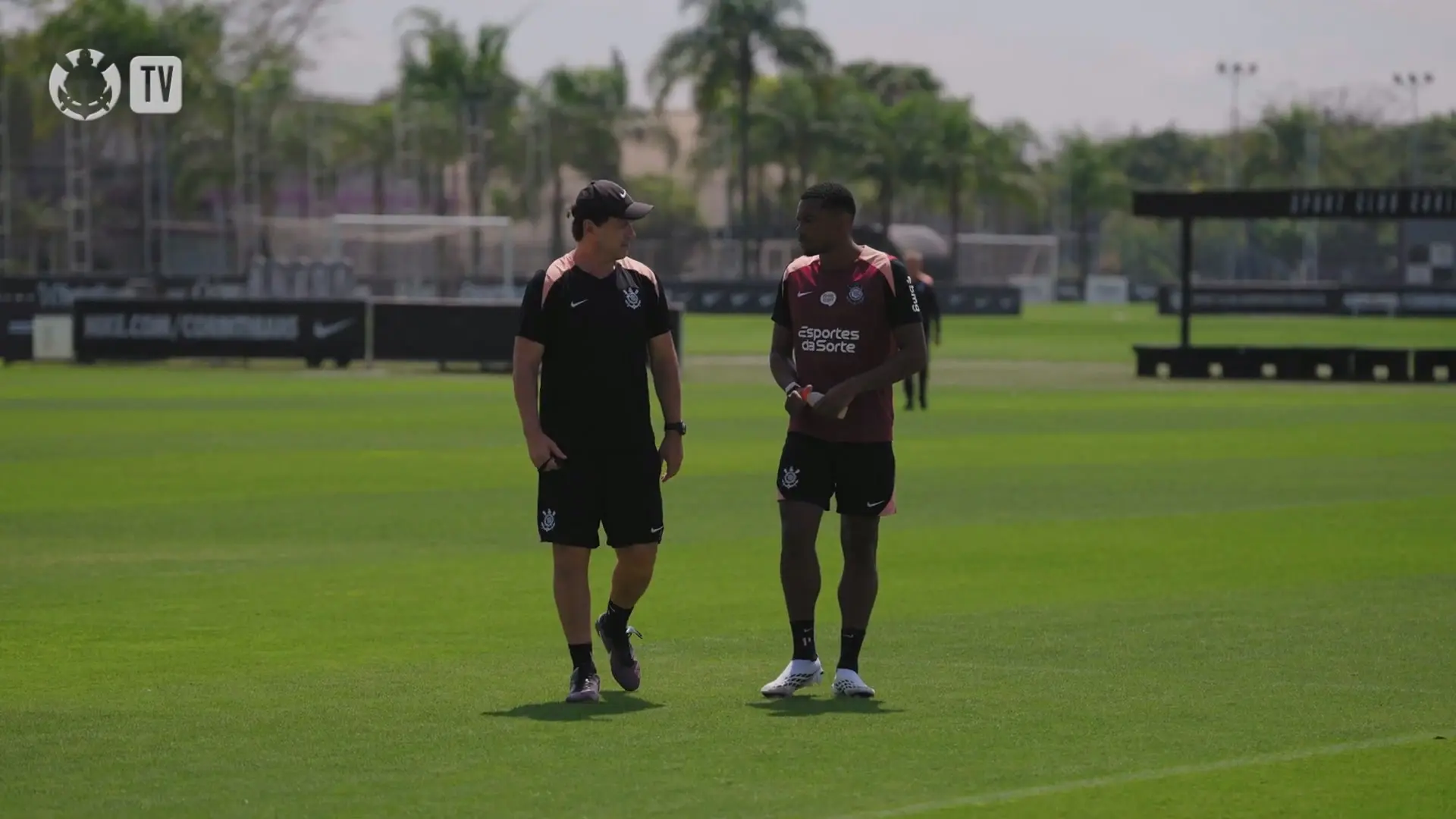 Corinthians treina forte no CT Dr. Joaquim Grava para a retomada da temporada