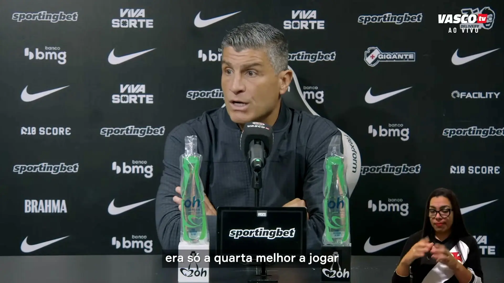 Pedro Emanuel celebra controle do Vasco diante do Coritiba: “Foi um prazer, me senti parte da torcida”