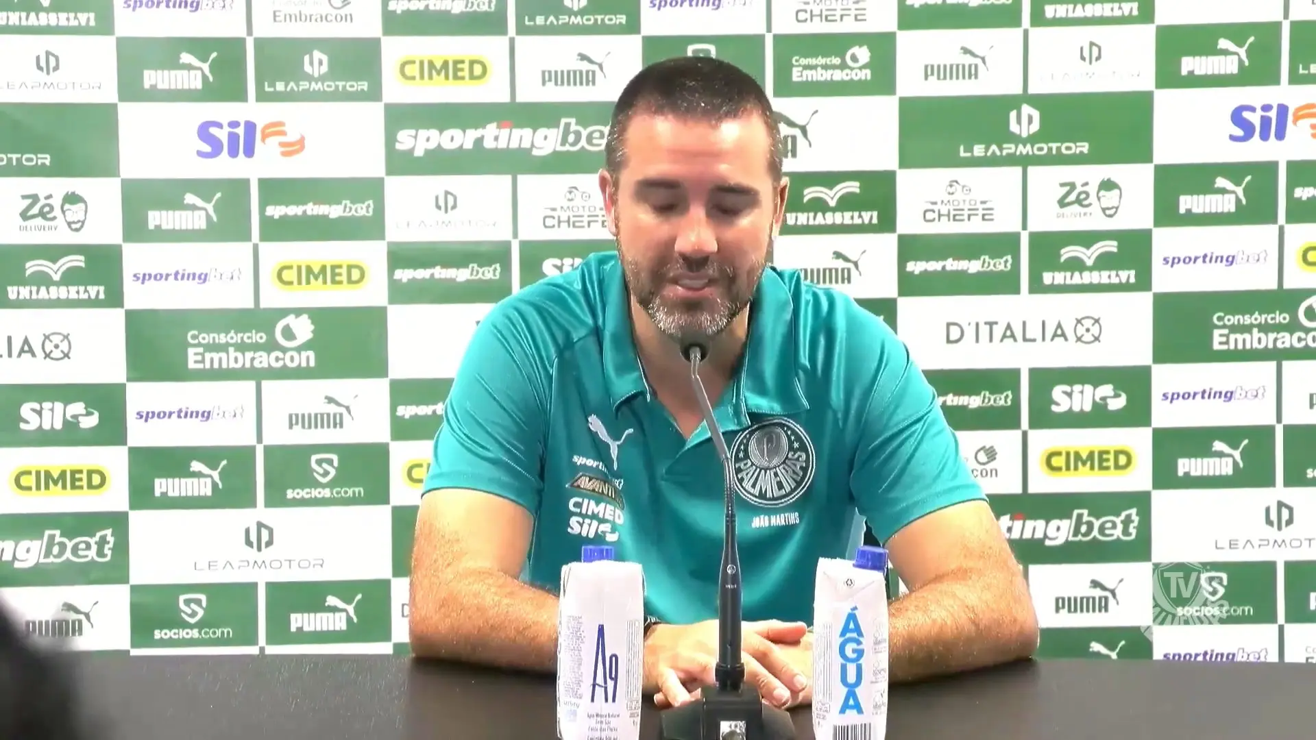 João Martins reconhece falta de eficácia e elogia goleiro Weverton: “É difícil não dar os méritos”