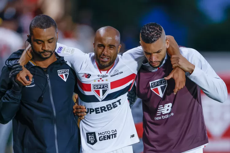 Lucas se aproxima de retorno no São Paulo; veja retrospecto do time com e sem o atacante