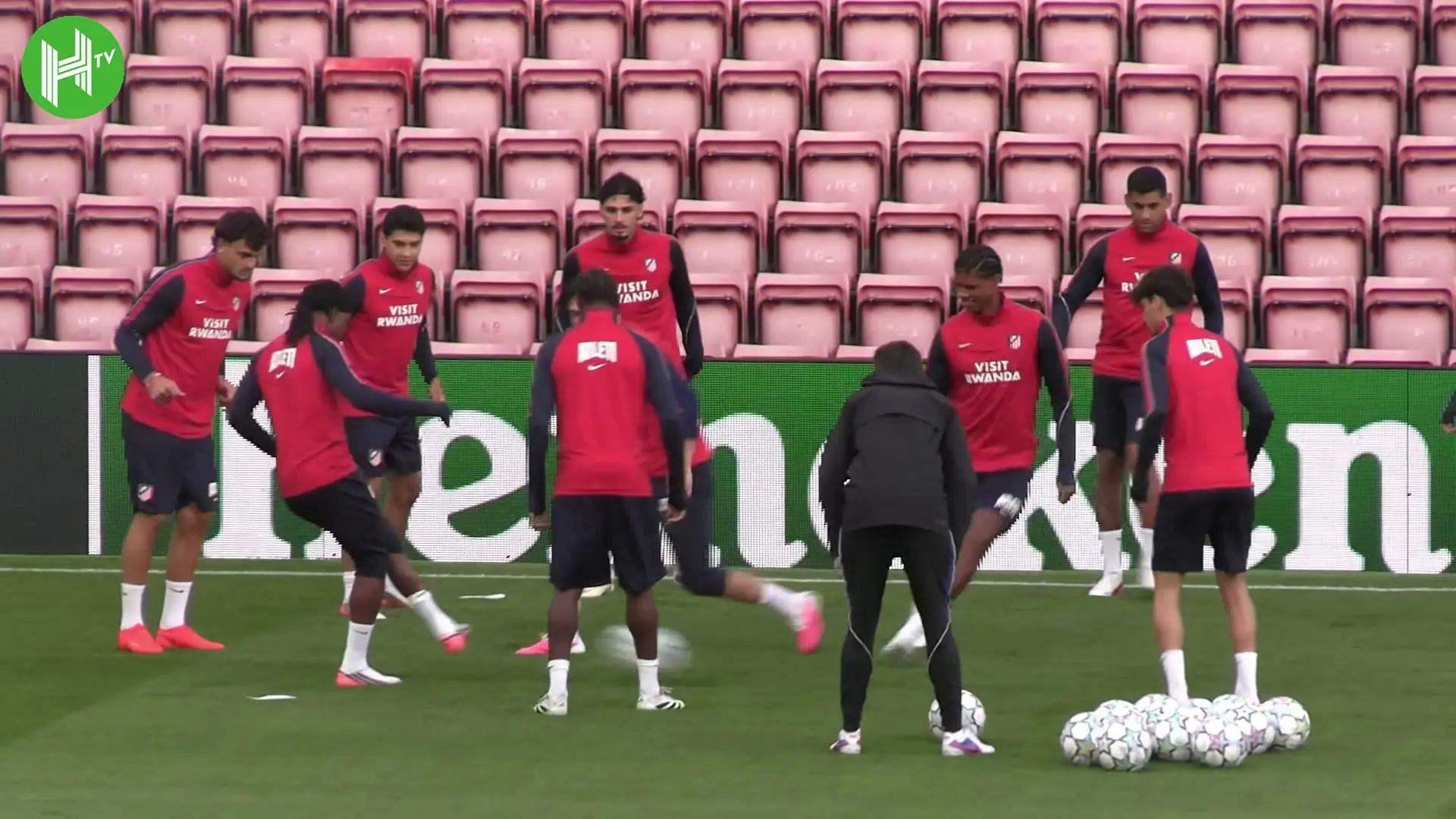 Jogadores do Atlético de Madrid, Alvarez e Romero se preparam em Anfield