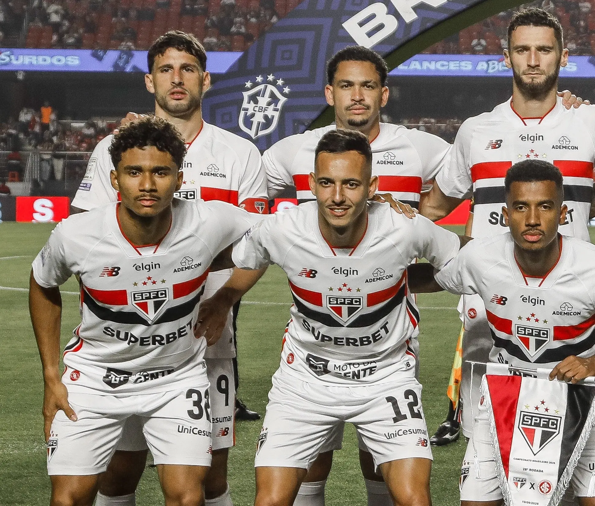 Domingos Duarte sente dores e deixa São Paulo x Inter no primeiro tempo