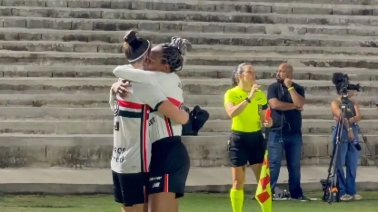 São Paulo busca virada contra o Flamengo e tem vantagem nas semifinais do Brasileirão feminino