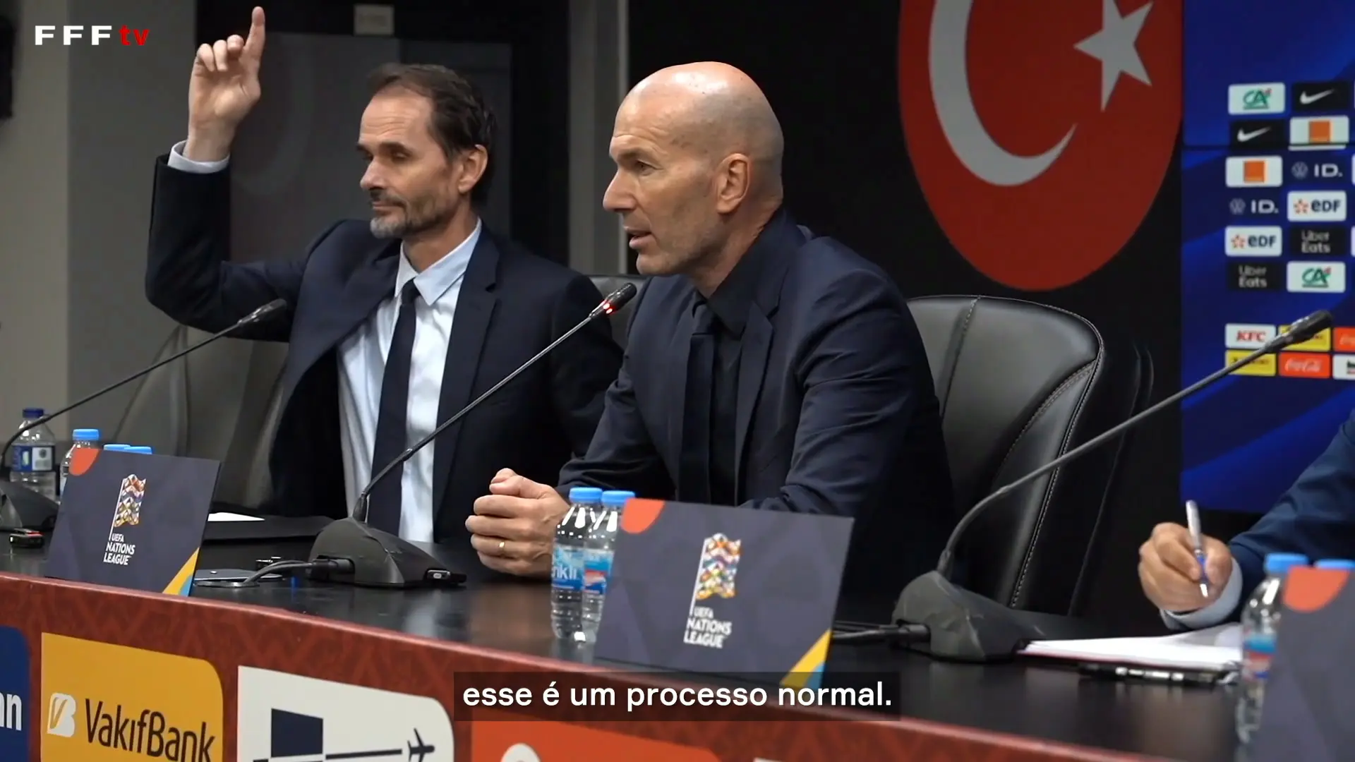 Zidane satisfeito com atuação da França após vitória por 1 a 0 na Turquia