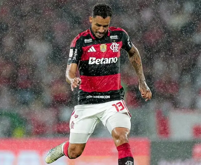 Renovação entre Flamengo e Danilo avança e deve sair nesta semana