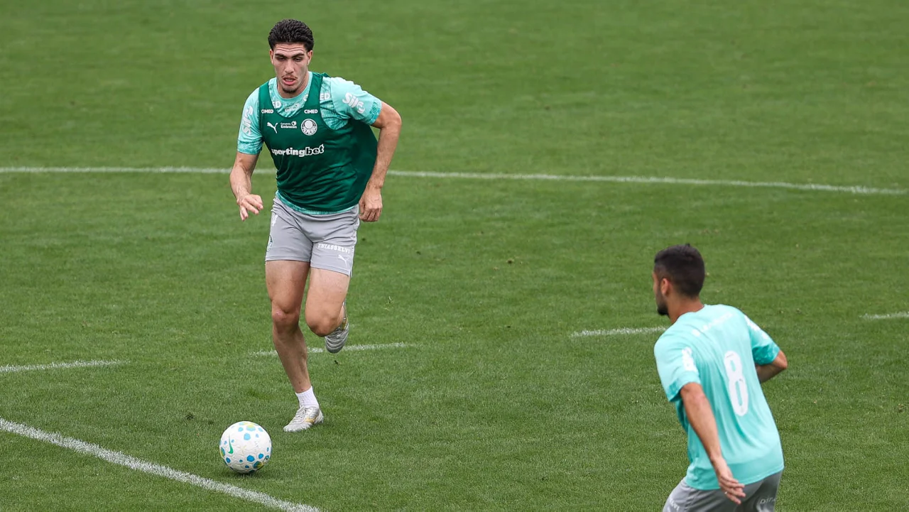 Capitão do sub-20 destaca treinos com o profissional e revela apoio de veteranos no Palmeiras