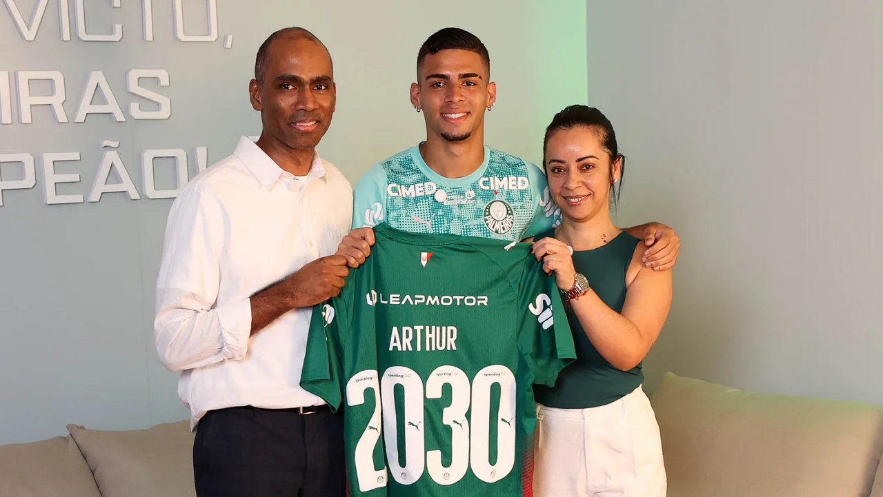 Palmeiras renova com o Cria da Academia, Arthur Gabriel, até 2030
